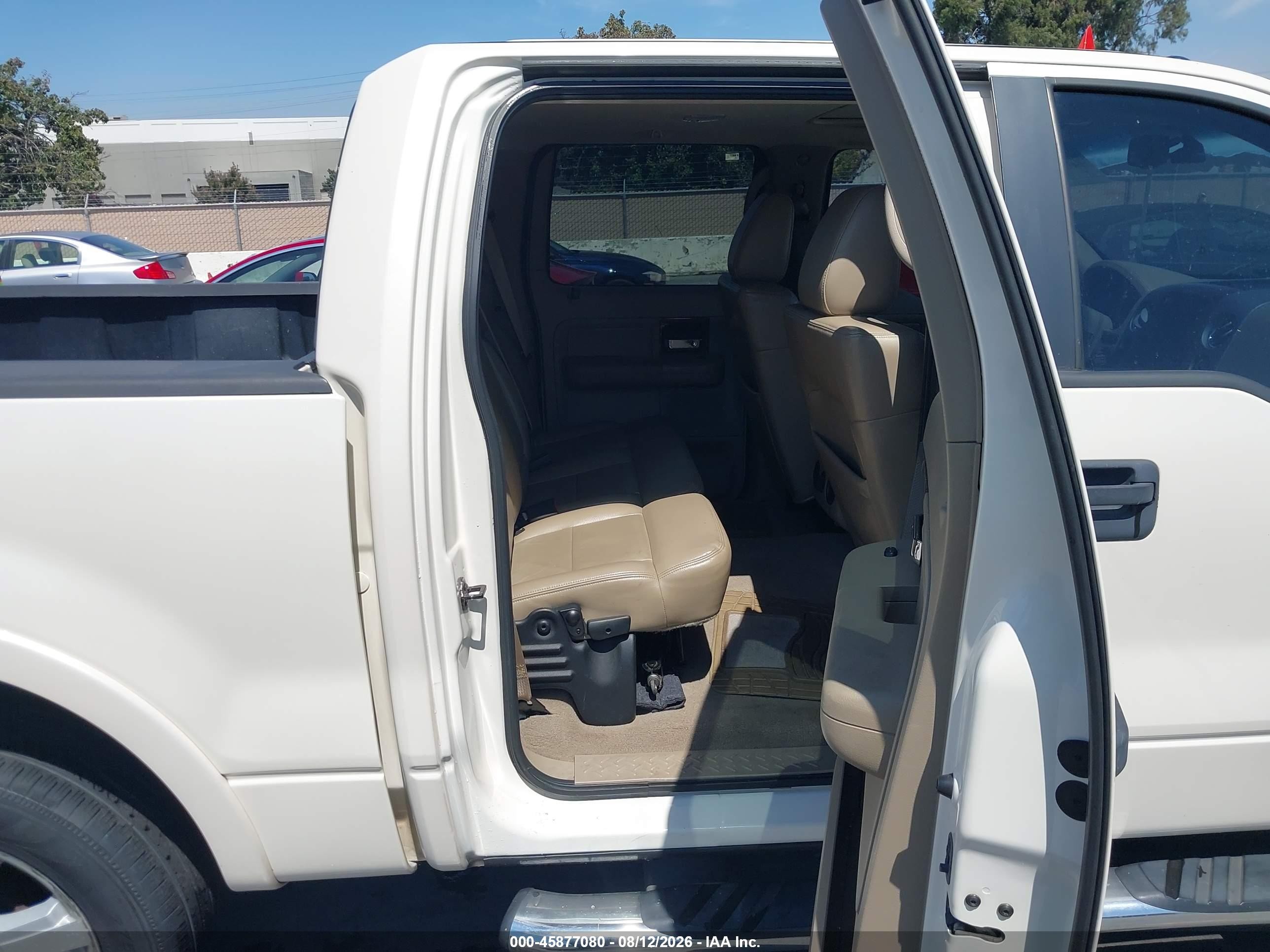 2007 Ford F-150 Lariat/xlt White vin: 1FTPW12527FB60707
