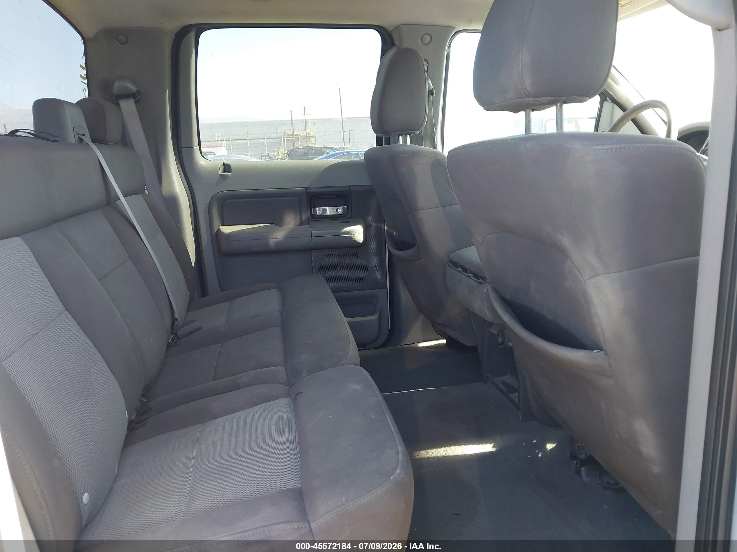 2005 Ford F-150 Lariat/xlt White vin: 1FTPW12535FB24716