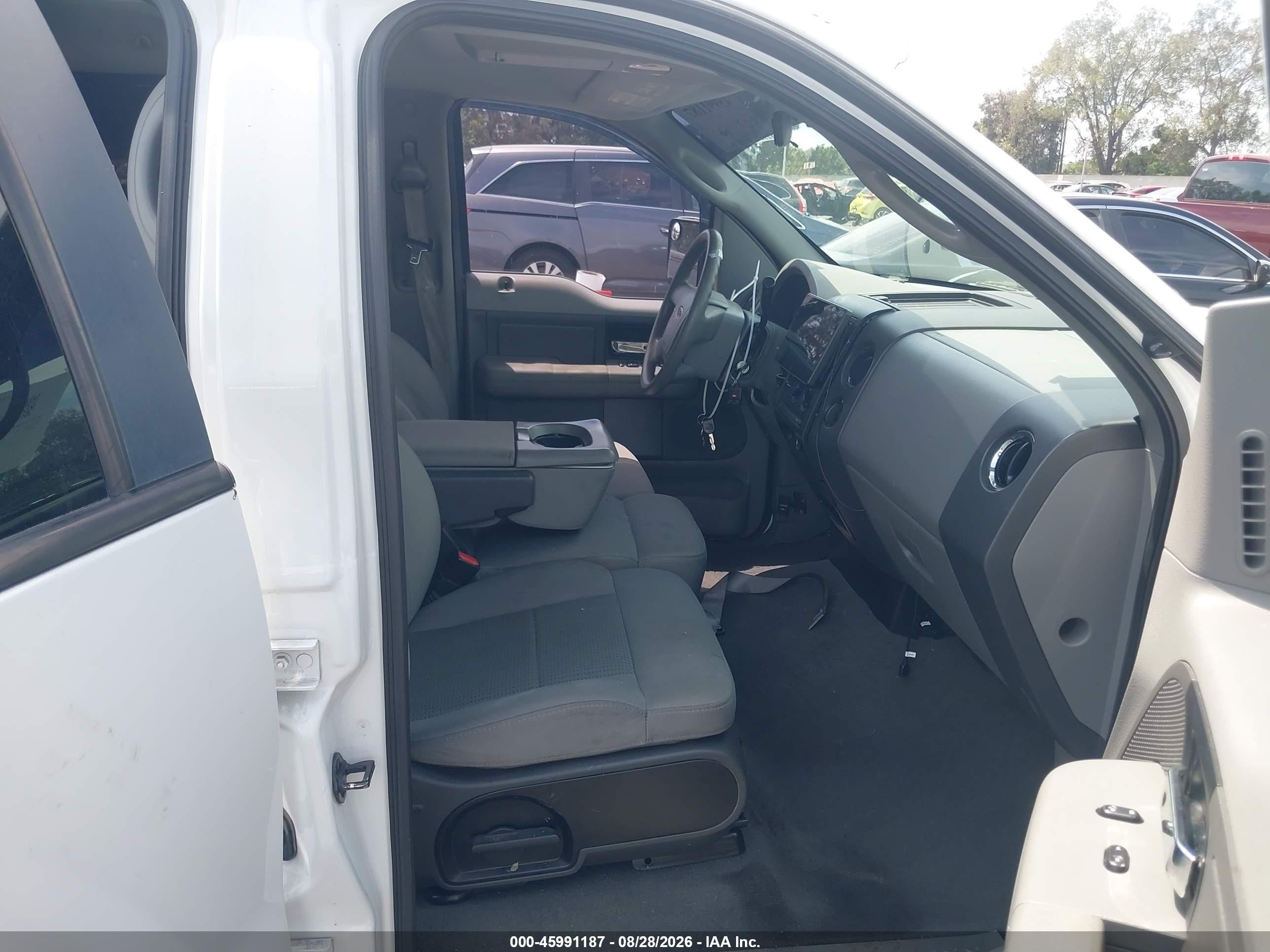 2007 Ford F-150 Lariat/xlt White vin: 1FTPW12537KC13549
