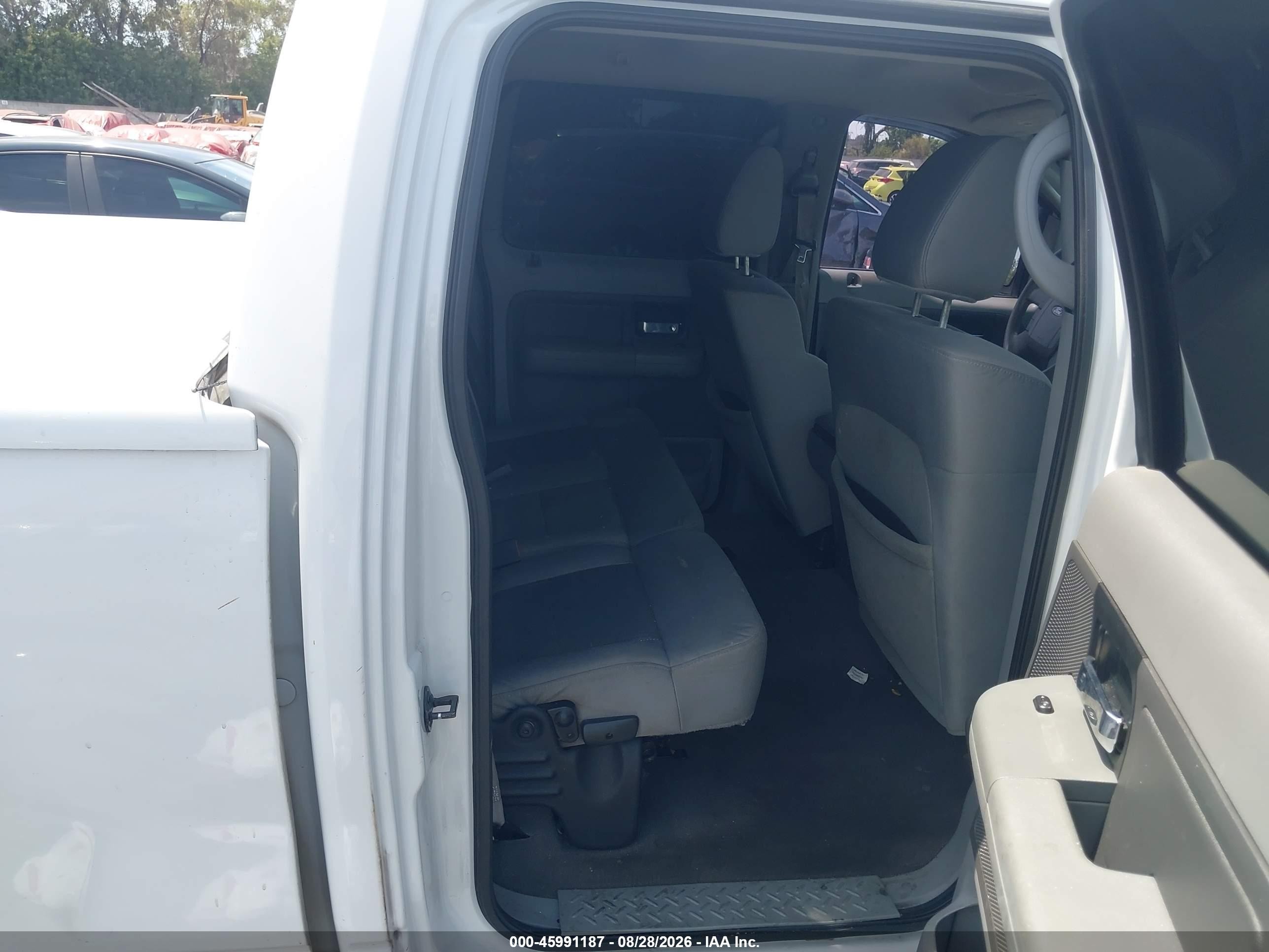 2007 Ford F-150 Lariat/xlt White vin: 1FTPW12537KC13549