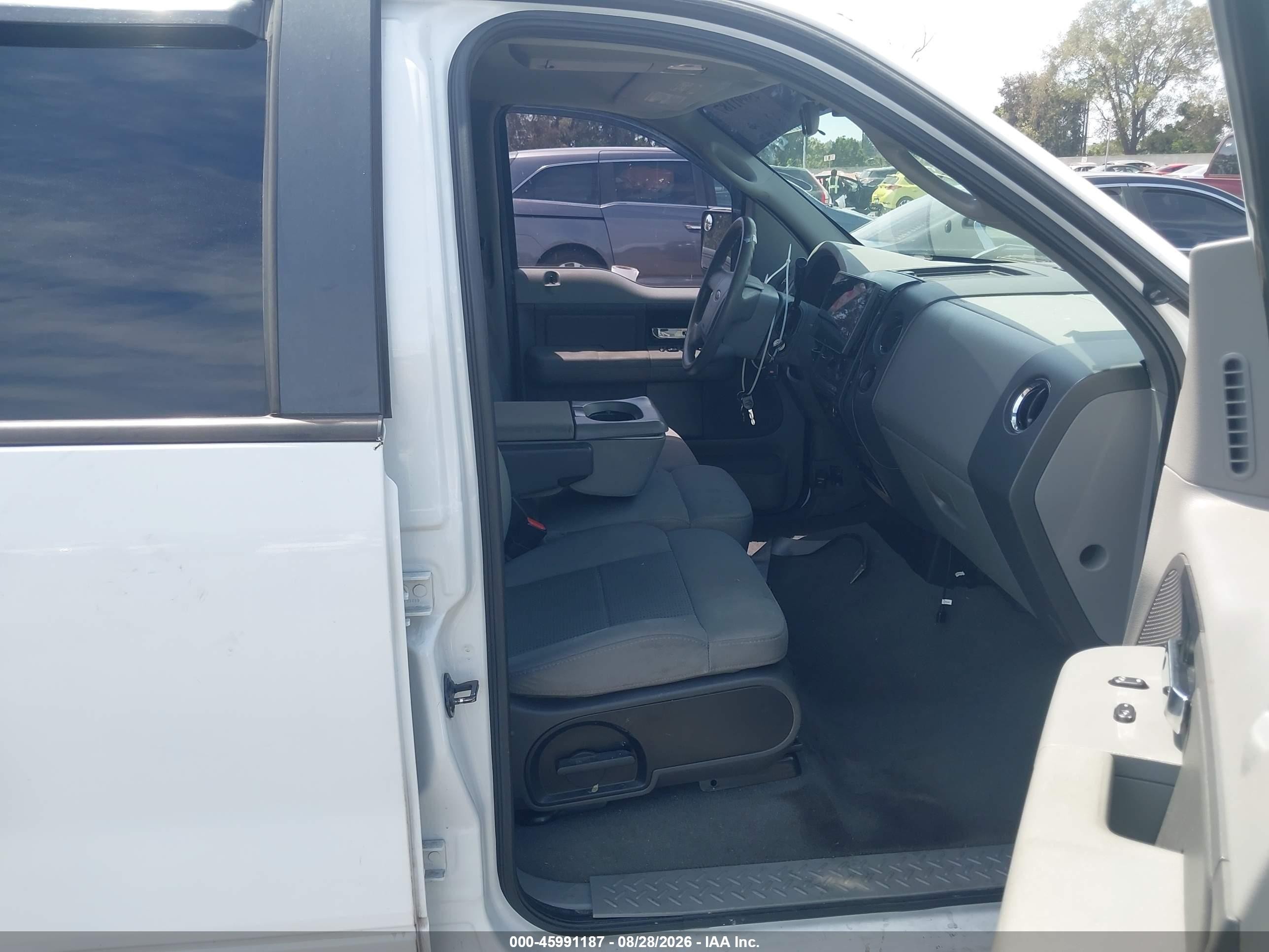 2007 Ford F-150 Lariat/xlt White vin: 1FTPW12537KC13549