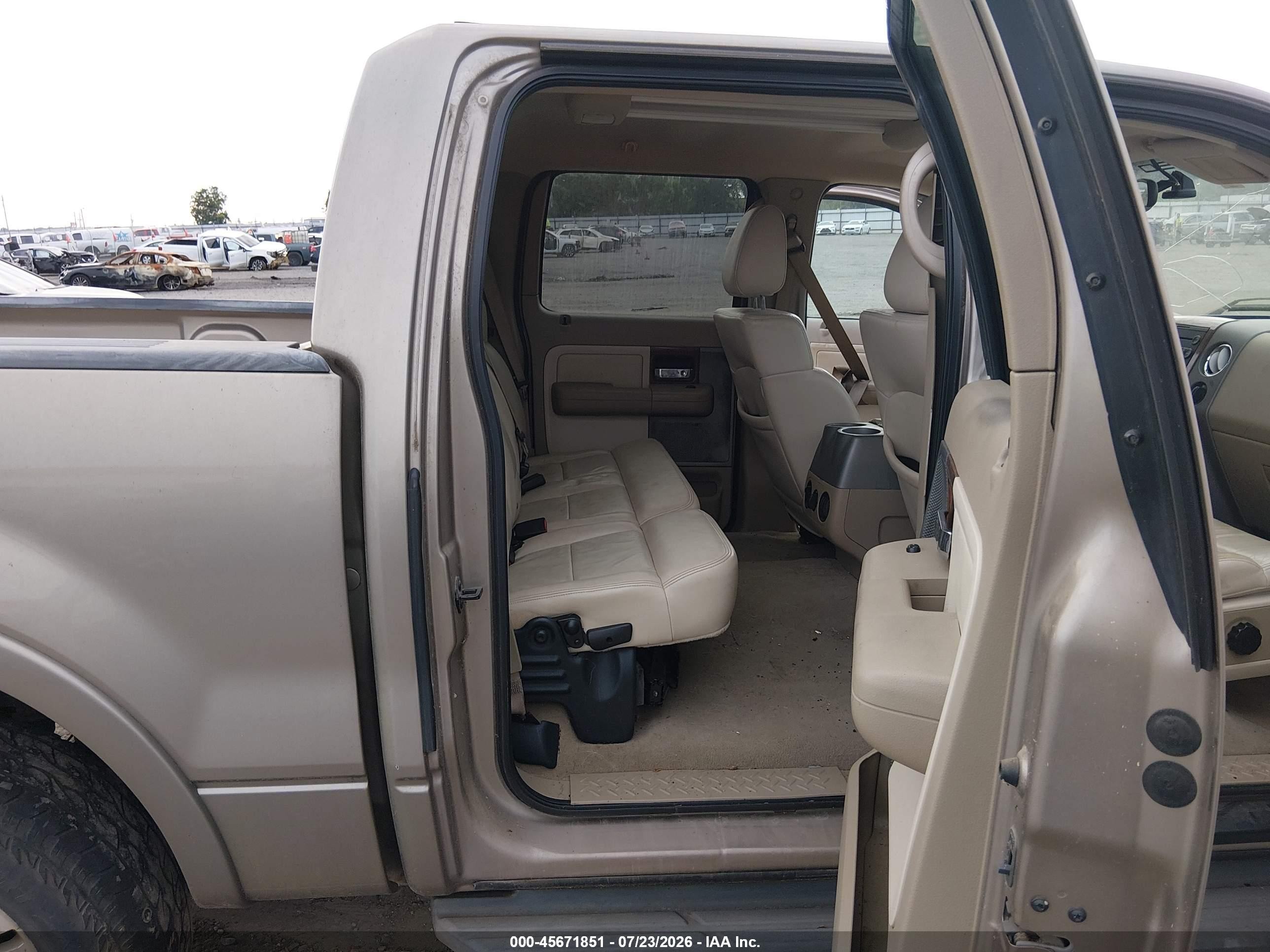 2004 Ford F-150 Lariat/xlt Beige vin: 1FTPW12544KC03026