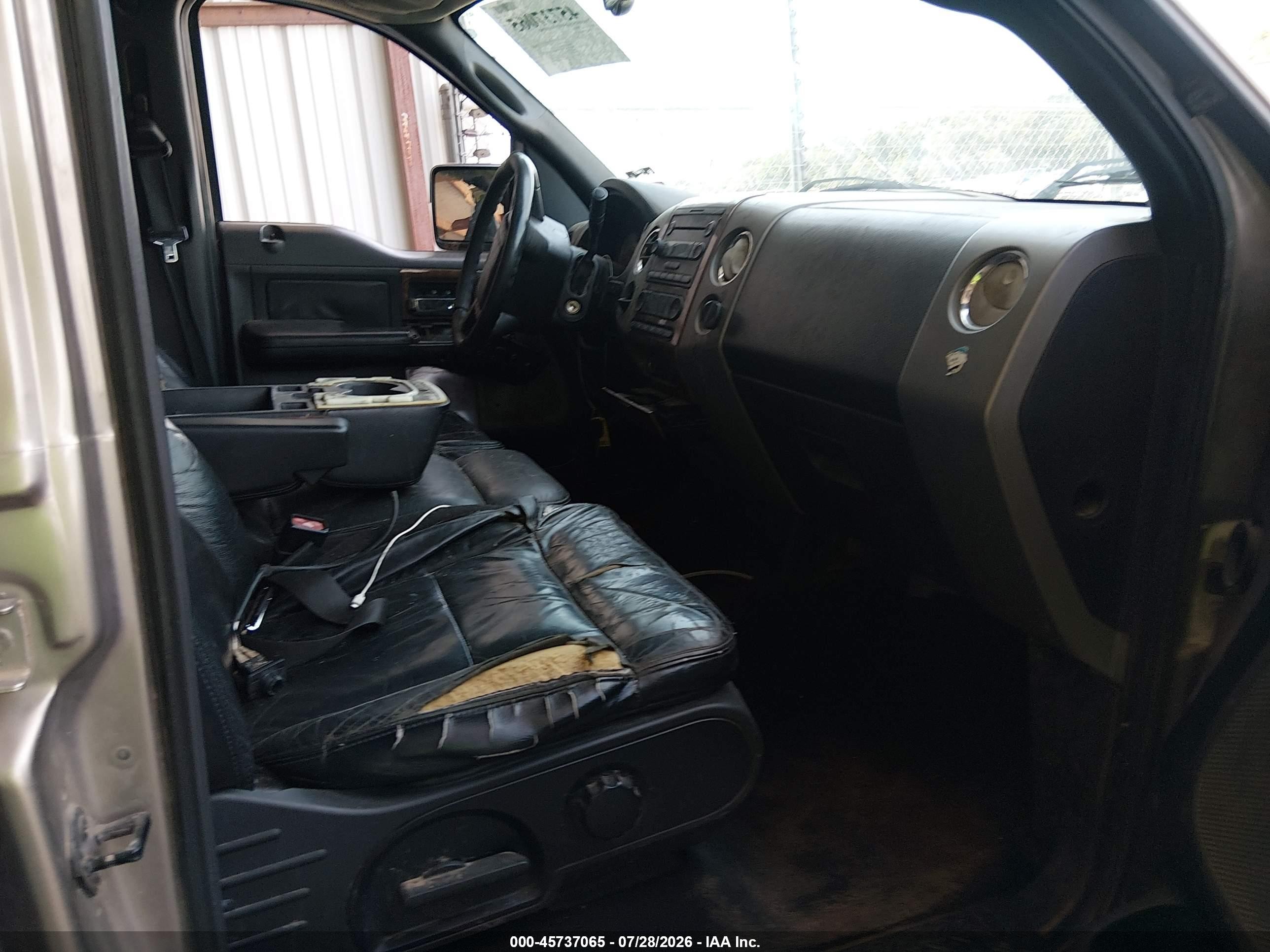 2004 Ford F-150 Lariat/xlt Champagne vin: 1FTPW12554KB72126