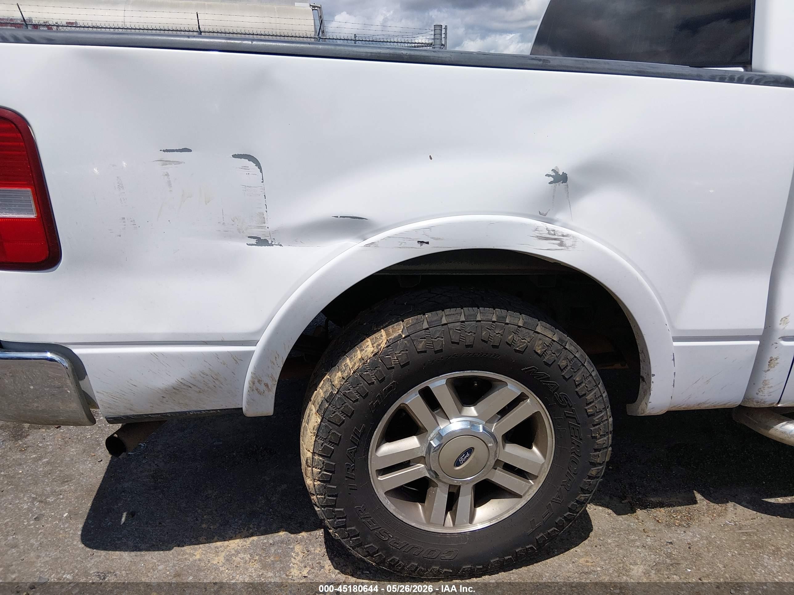 2005 Ford F-150 Lariat/xlt White vin: 1FTPW12565KE27609