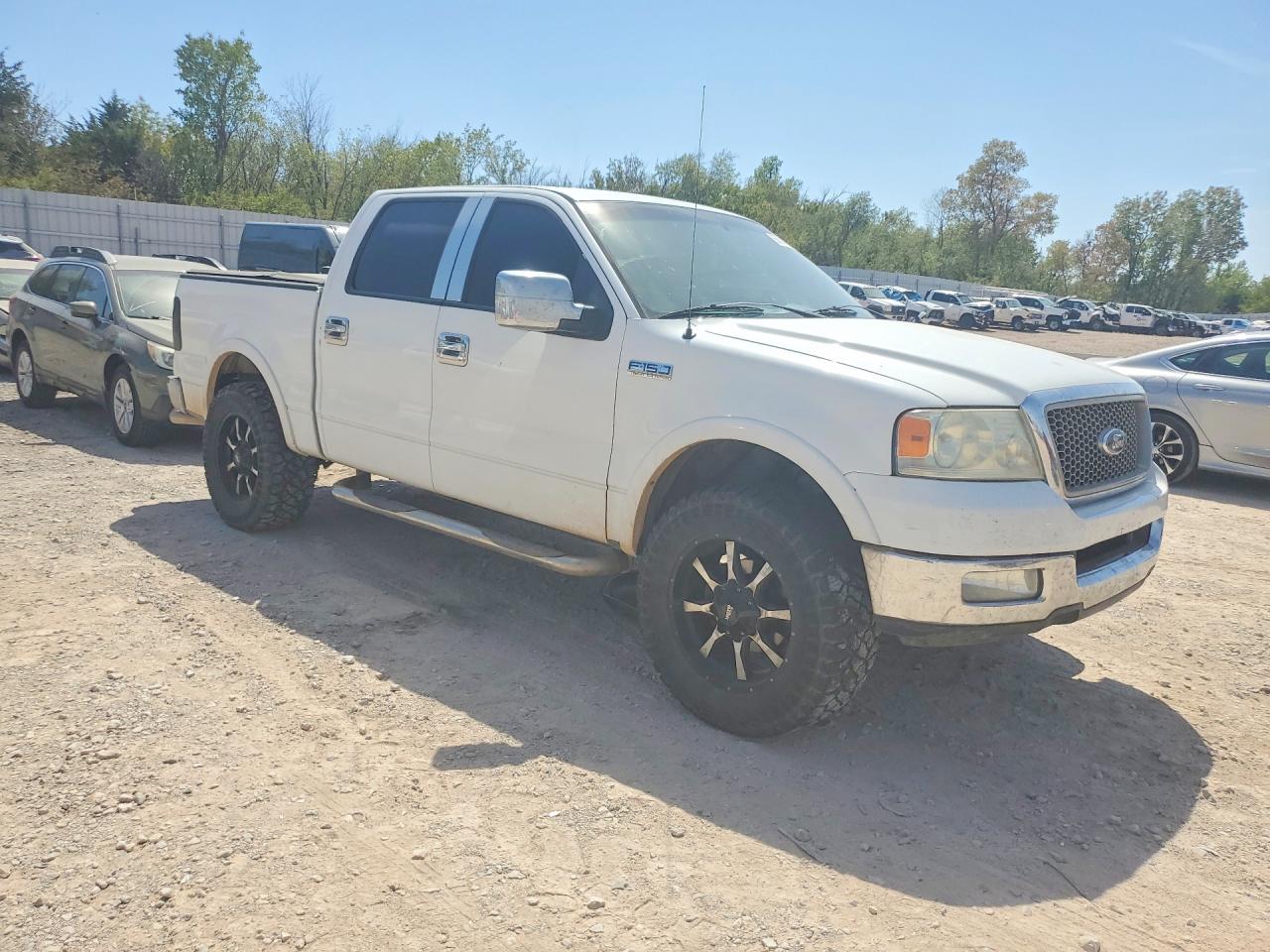 2005 Ford F150 Supercrew White vin: 1FTPW12565KE72260