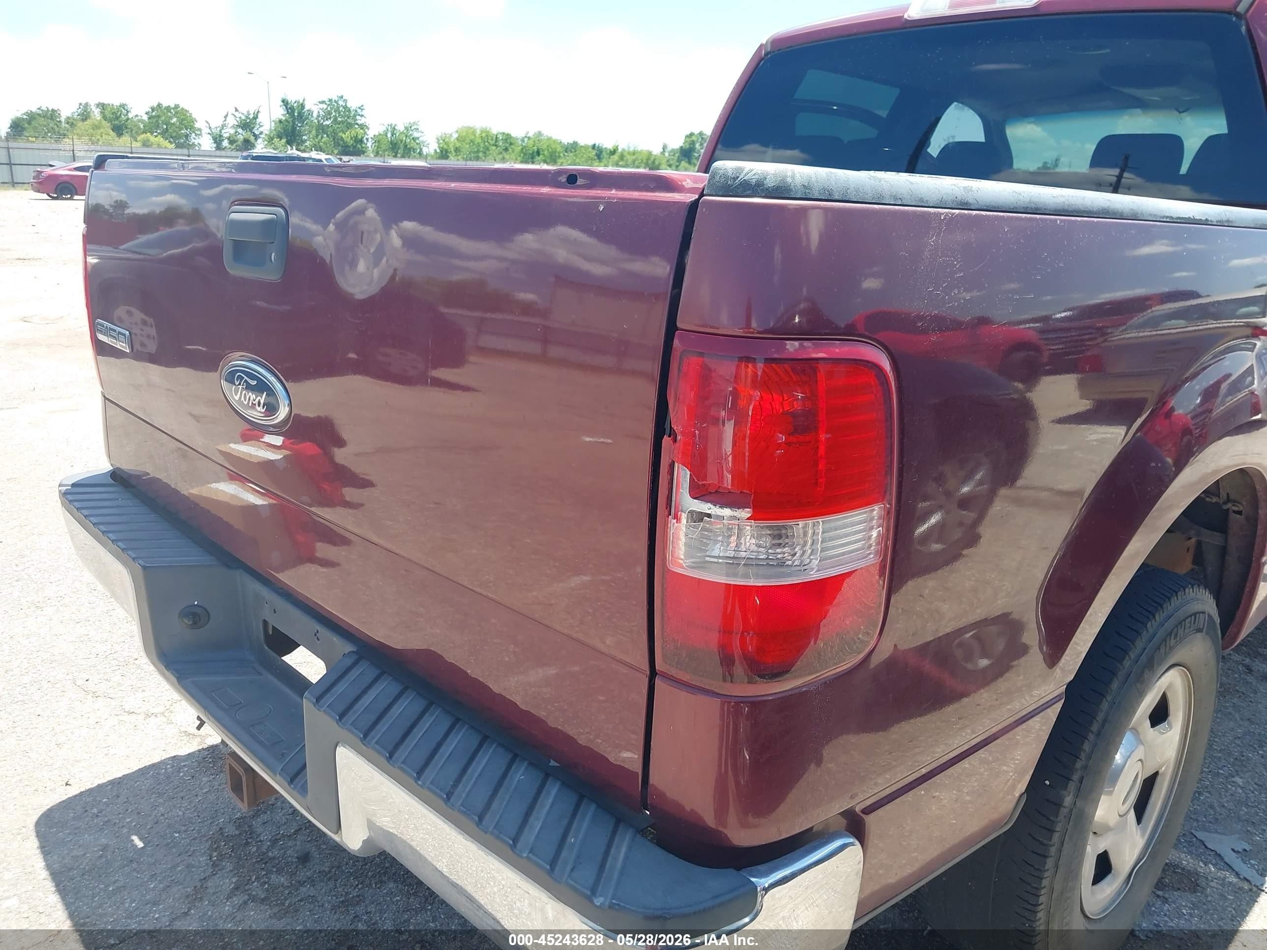 2005 Ford F-150 Lariat/xlt Burgundy vin: 1FTPW12575FA08158