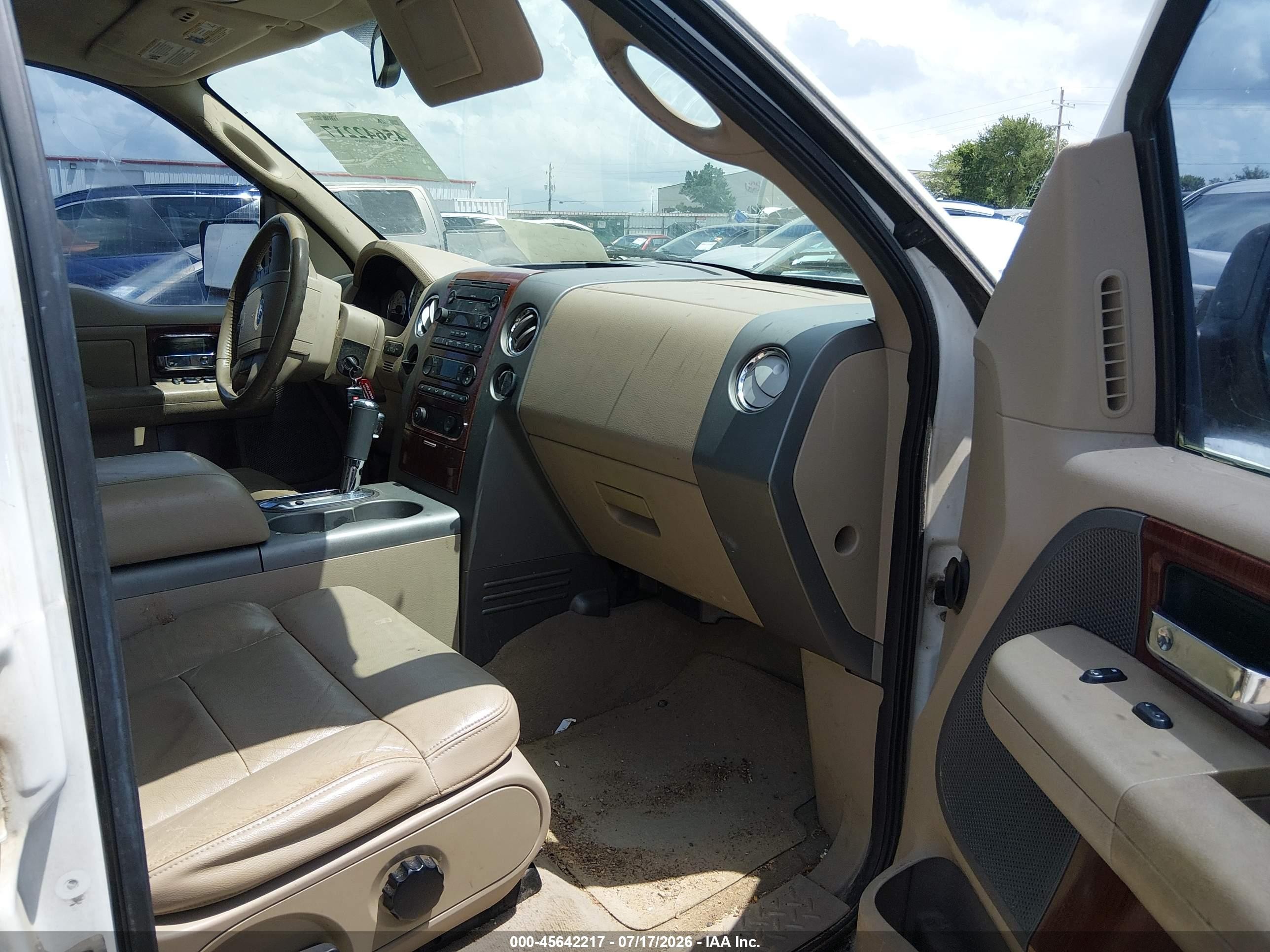 2005 Ford F-150 Lariat/xlt White vin: 1FTPW12575FB05084