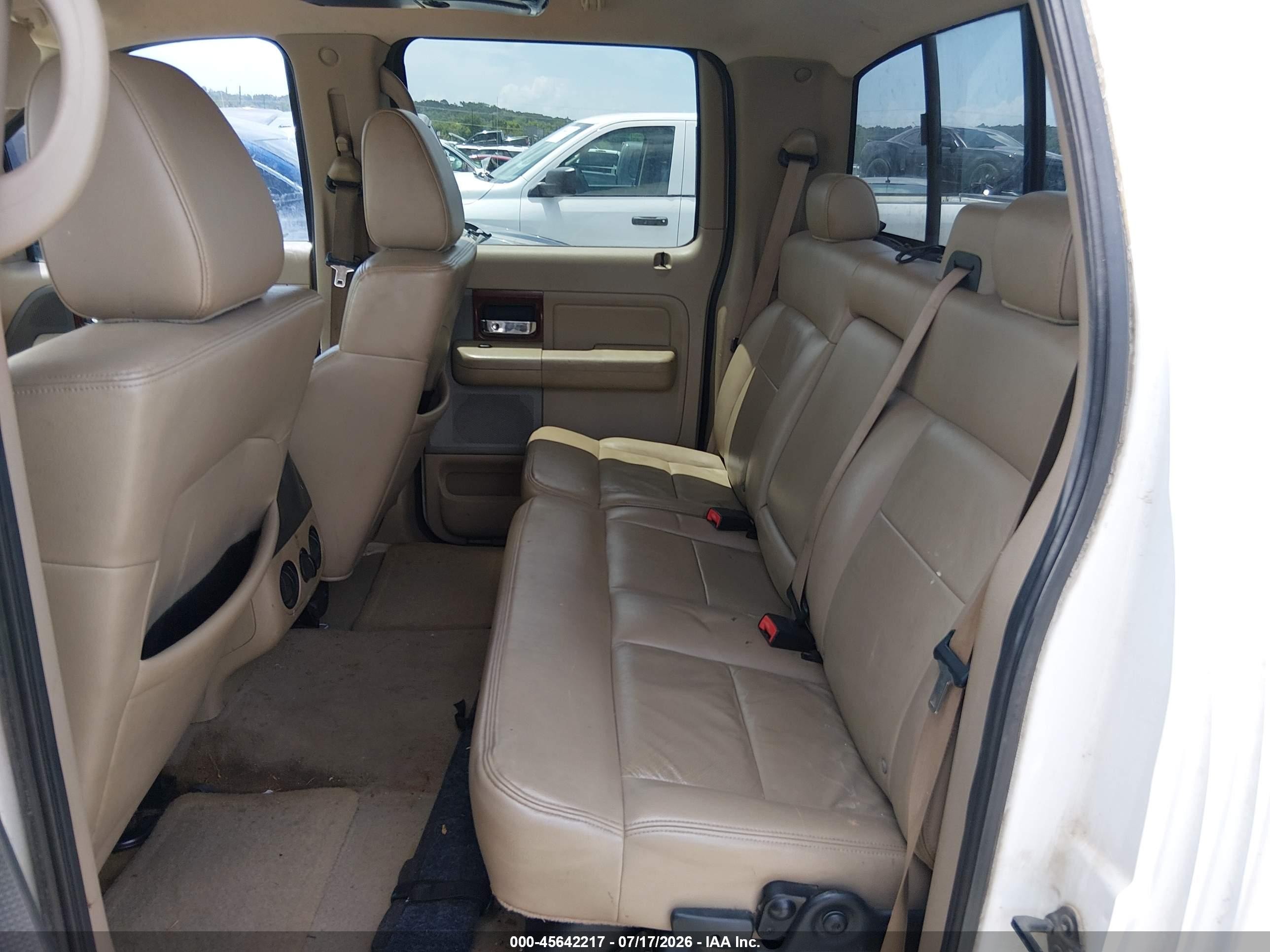 2005 Ford F-150 Lariat/xlt White vin: 1FTPW12575FB05084