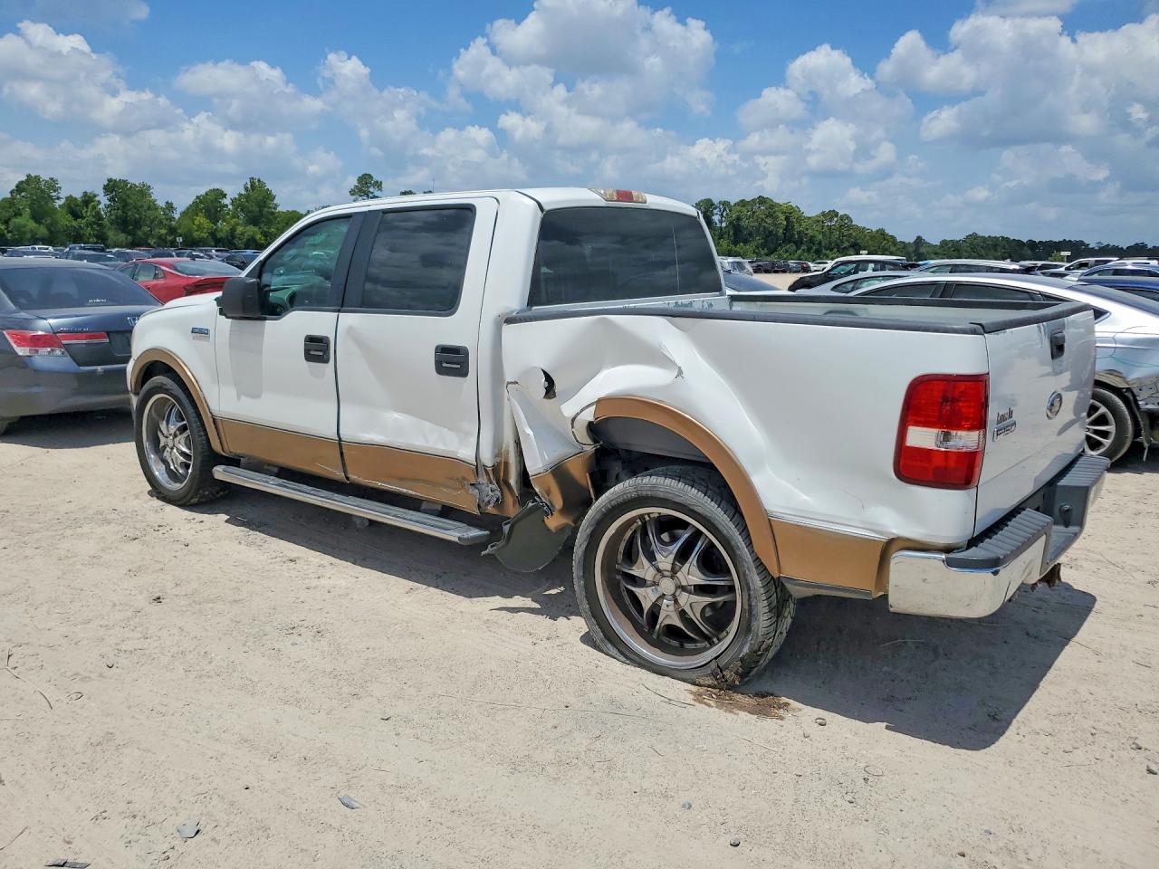 2005 Ford F150 Supercrew White vin: 1FTPW12575KE18806