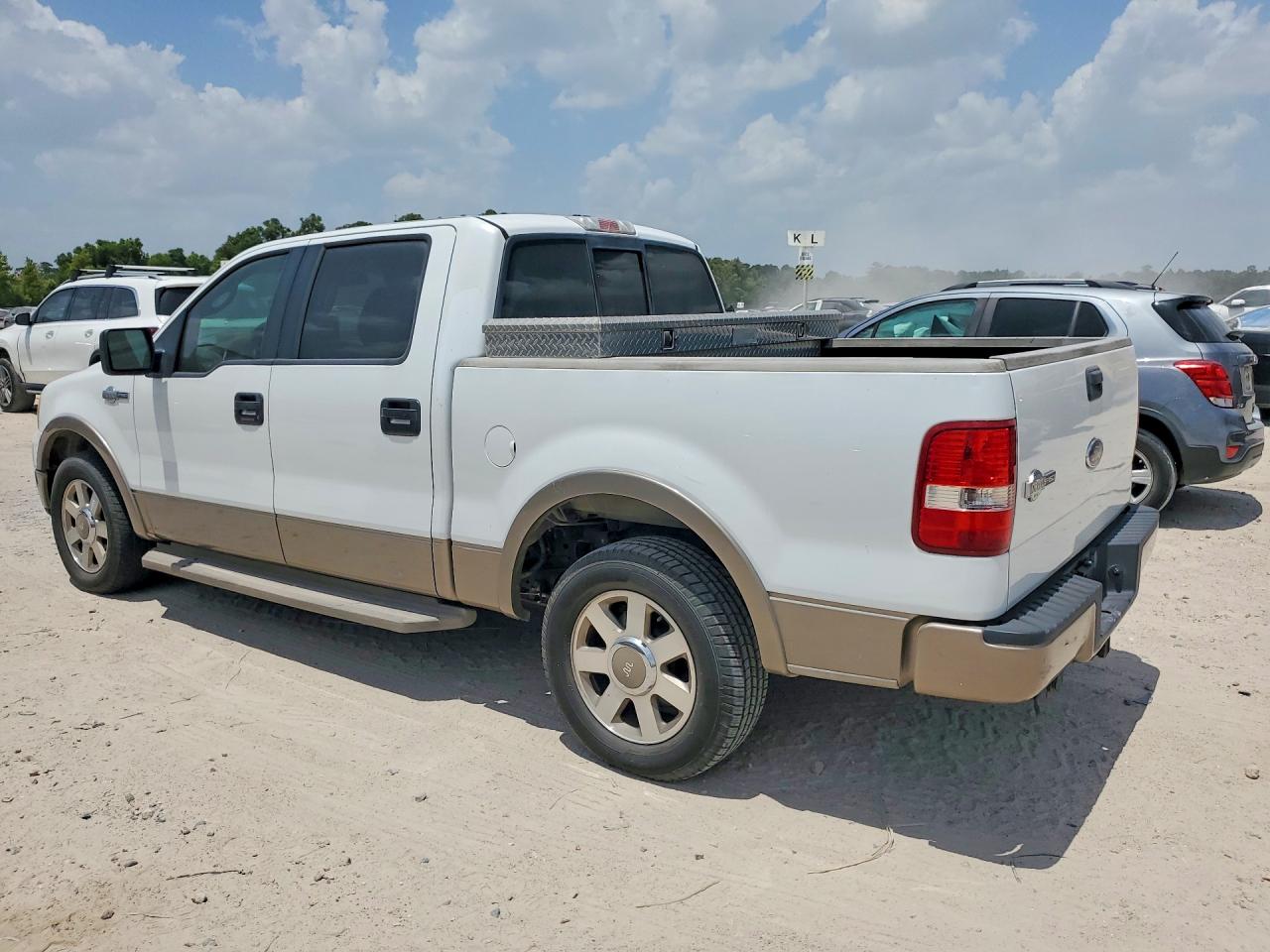 2005 Ford F150 Supercrew White vin: 1FTPW12575KE52597