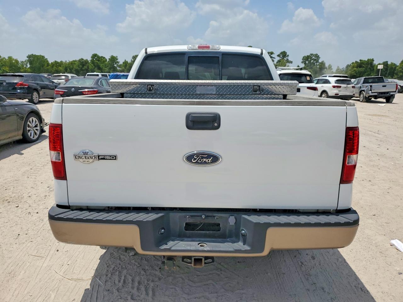 2005 Ford F150 Supercrew White vin: 1FTPW12575KE52597