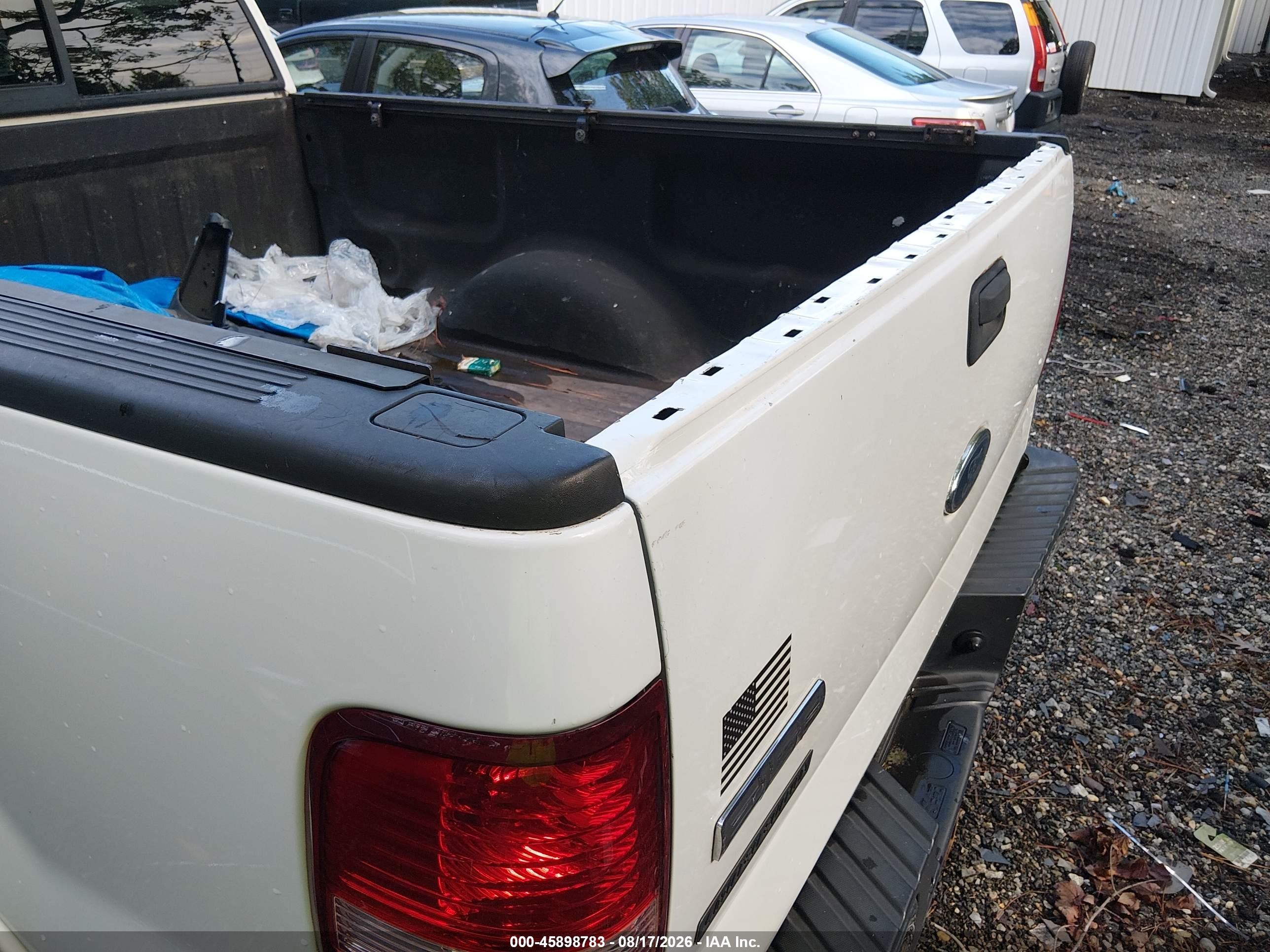 2006 Ford F-150 Lariat/xlt White vin: 1FTPW12576KD69902