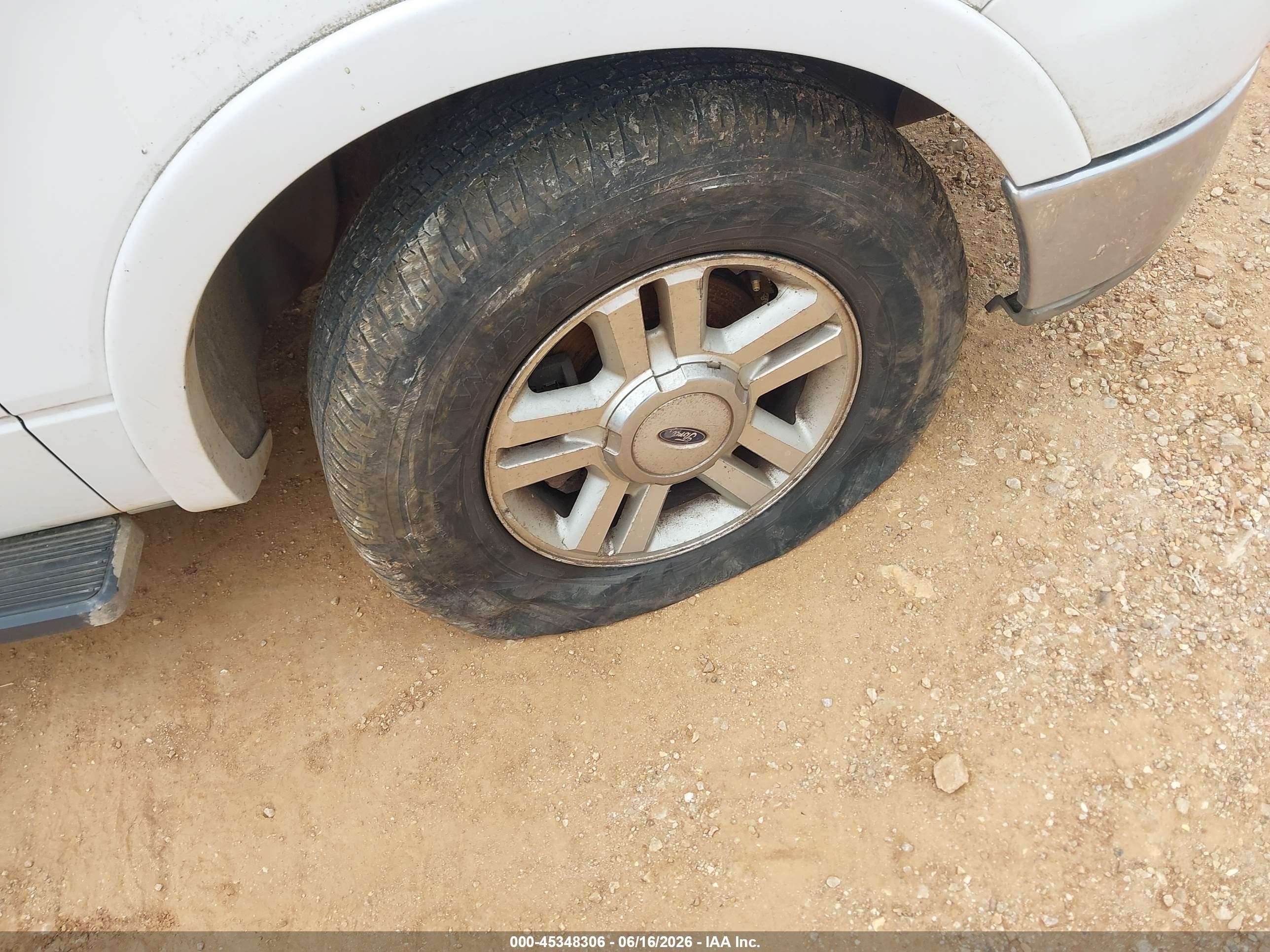 2004 Ford F-150 Lariat/xlt Белый vin: 1FTPW12584KA66673