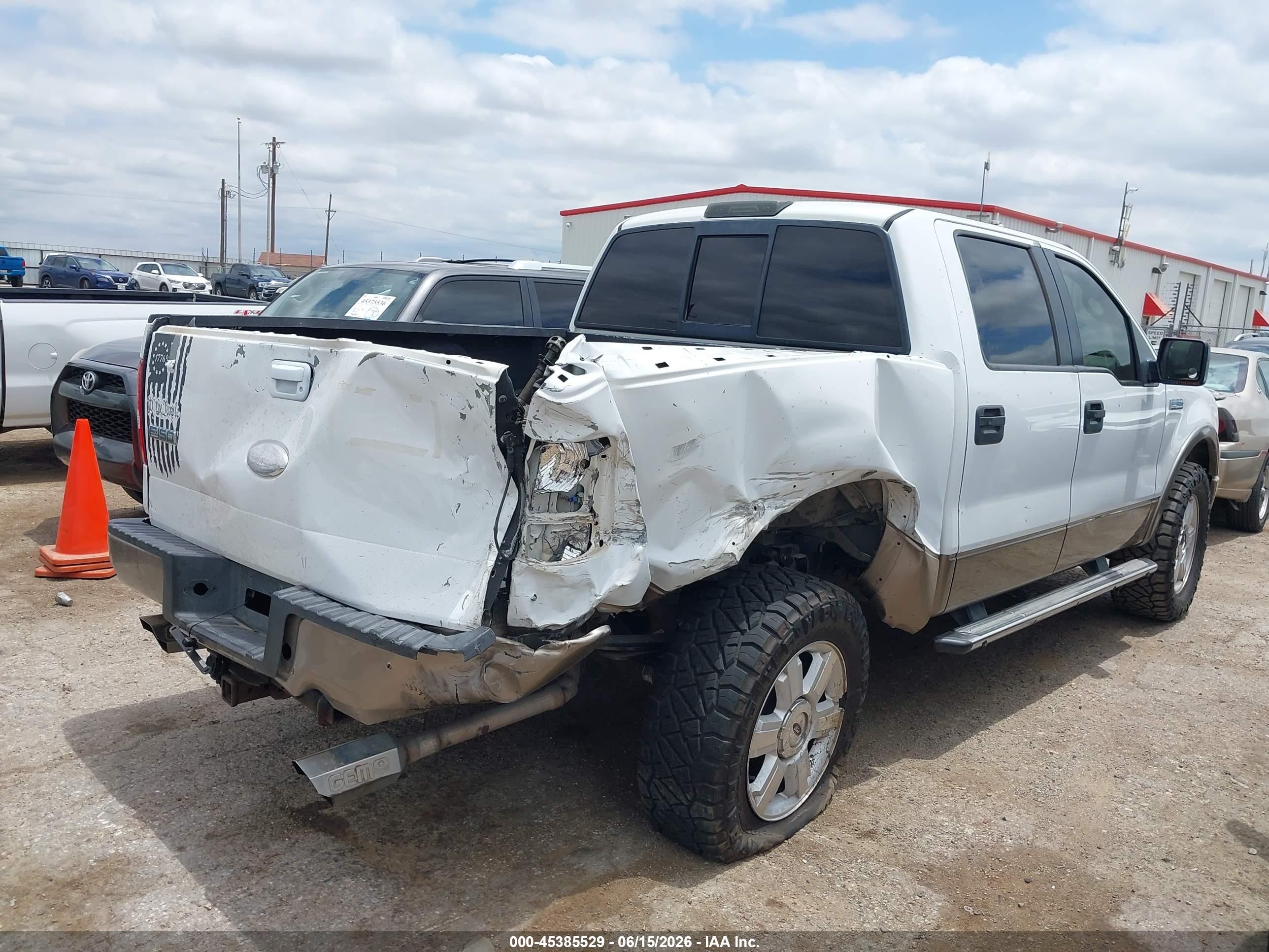 2006 Ford F-150 Lariat/xlt White vin: 1FTPW12586KB04342
