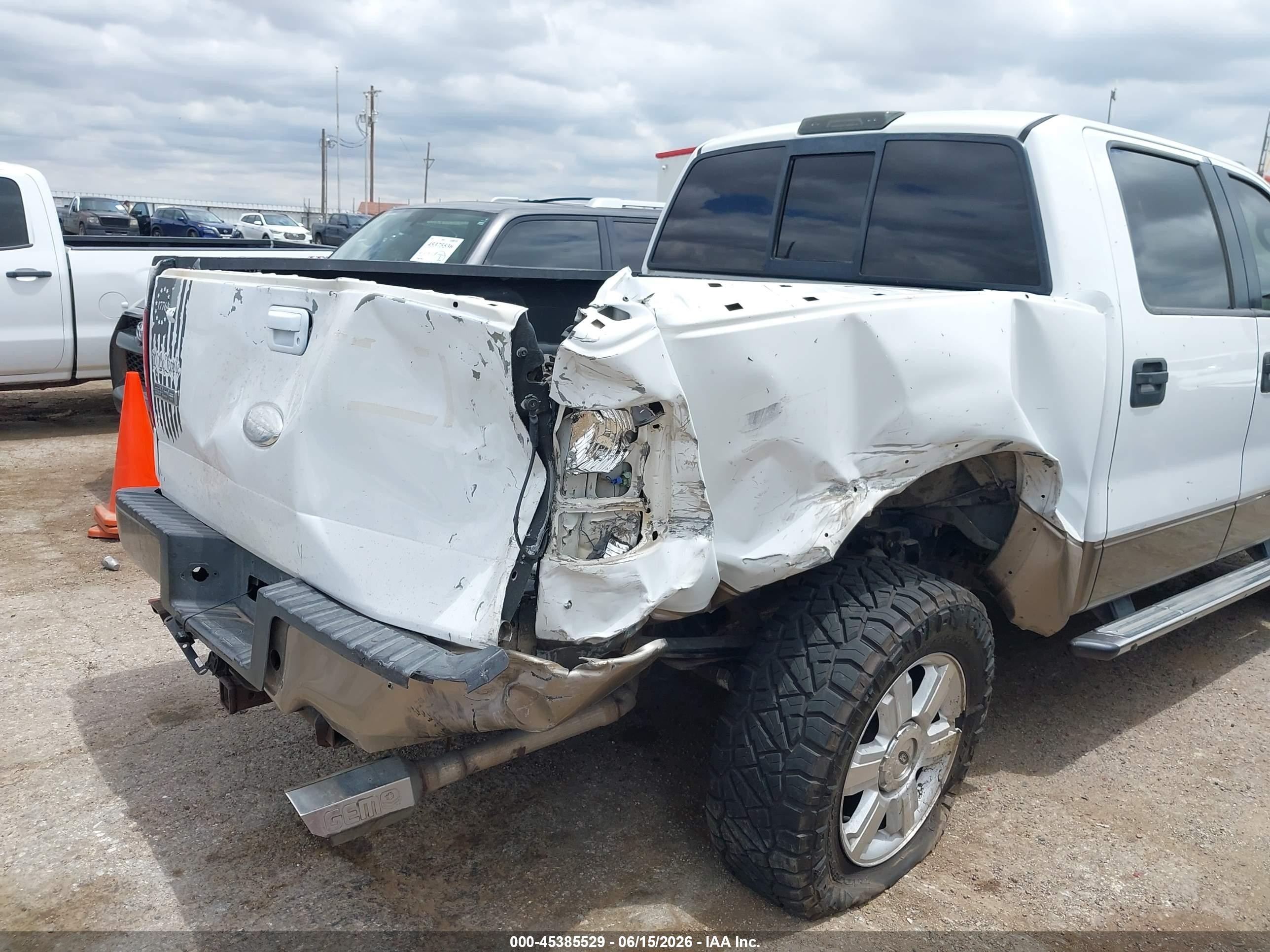2006 Ford F-150 Lariat/xlt White vin: 1FTPW12586KB04342