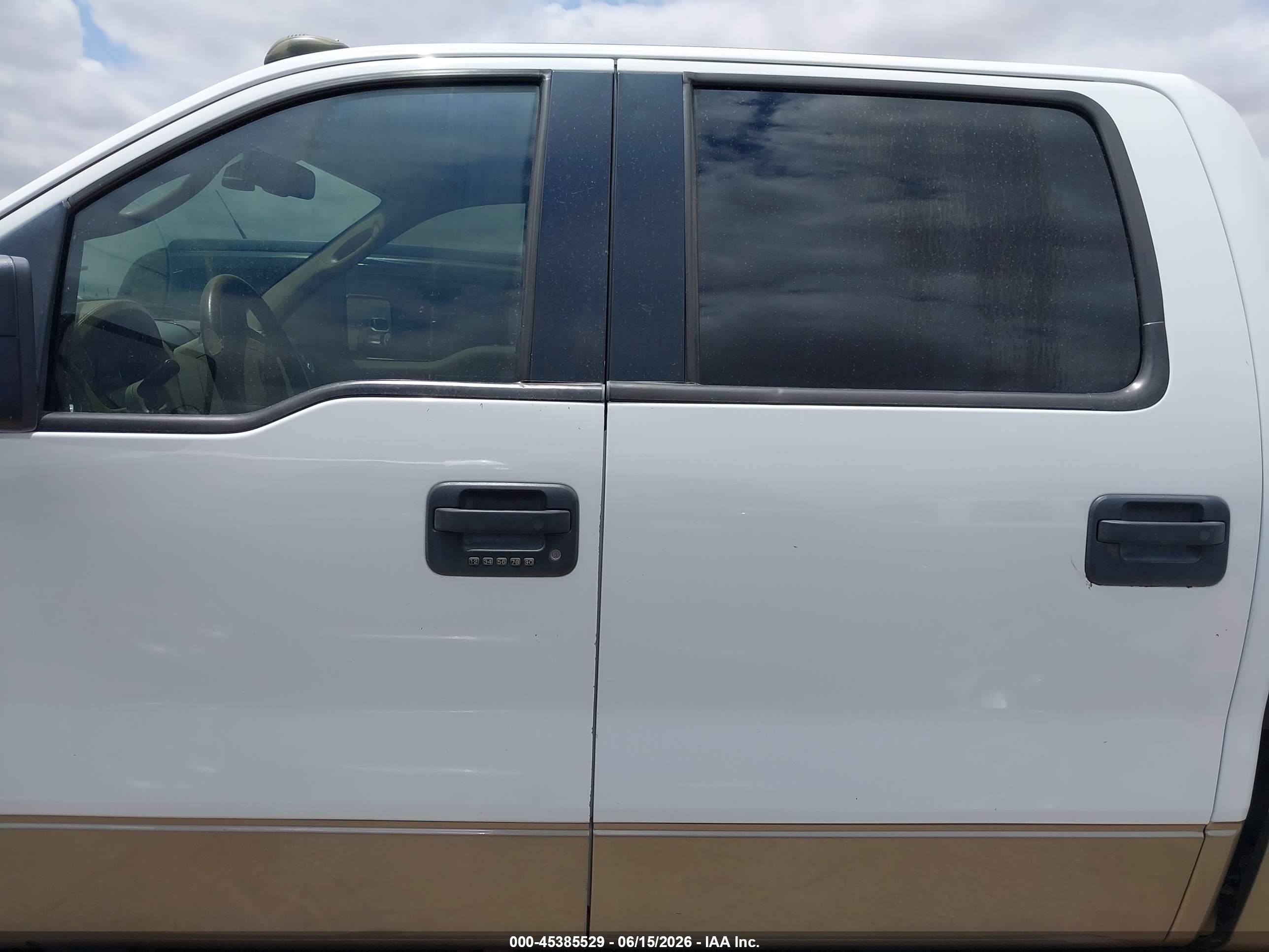 2006 Ford F-150 Lariat/xlt White vin: 1FTPW12586KB04342