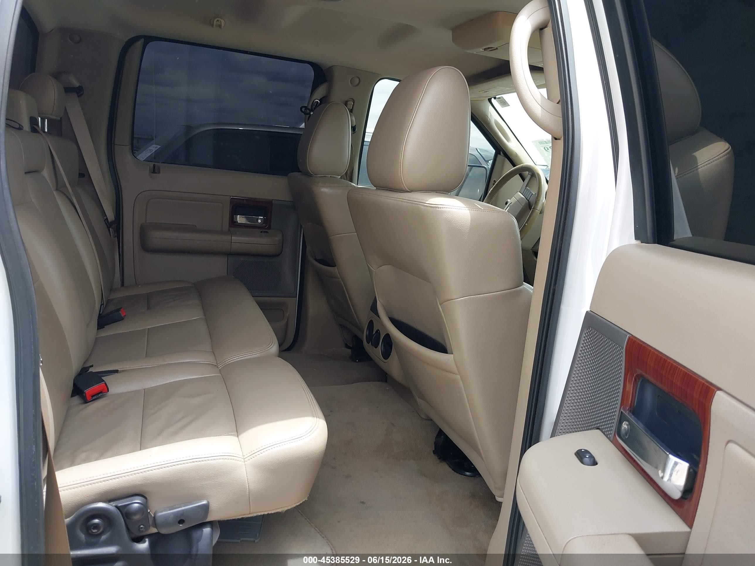 2006 Ford F-150 Lariat/xlt White vin: 1FTPW12586KB04342