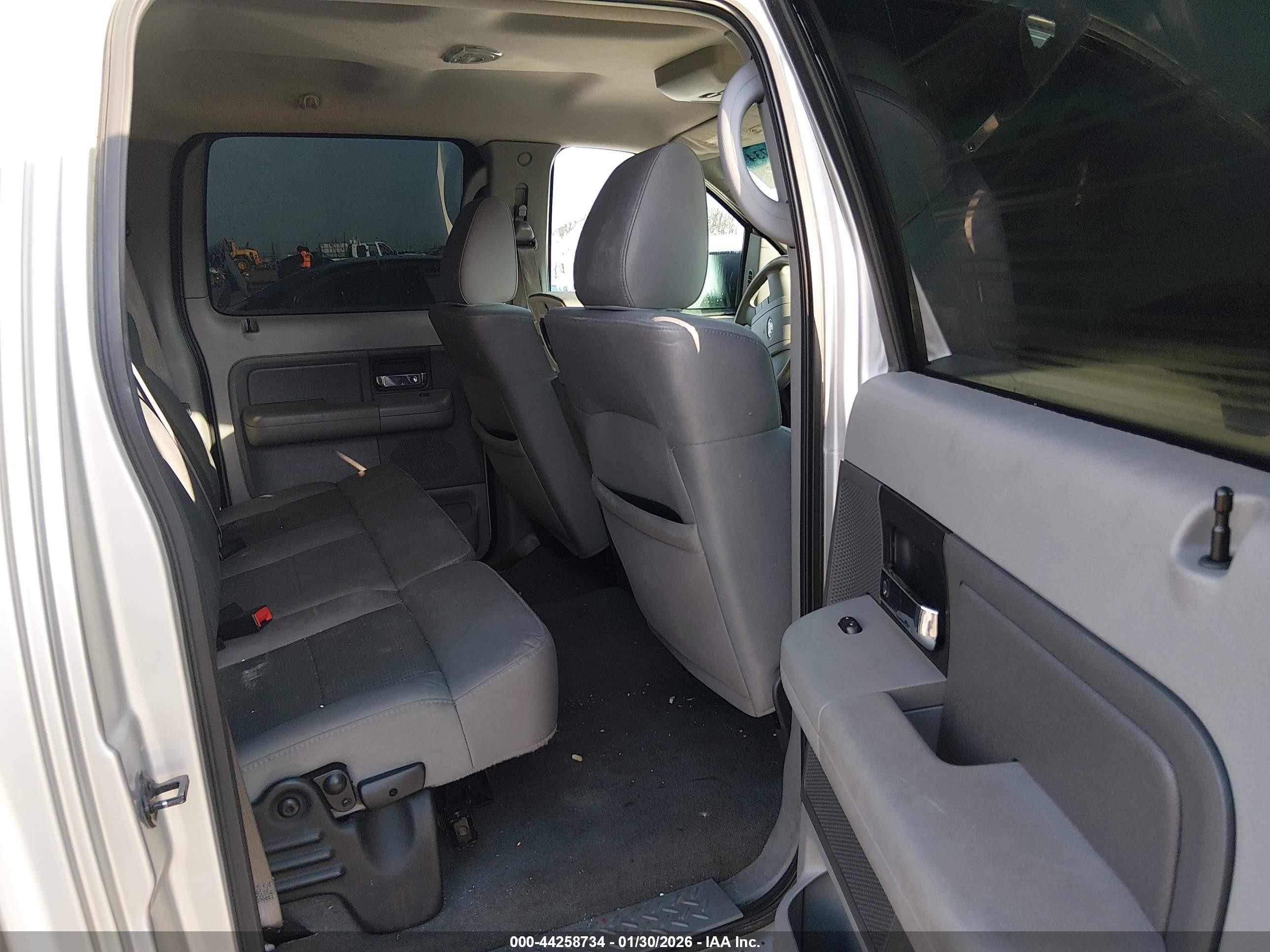 2007 Ford F-150 Lariat/xlt Silver vin: 1FTPW12587KC82074