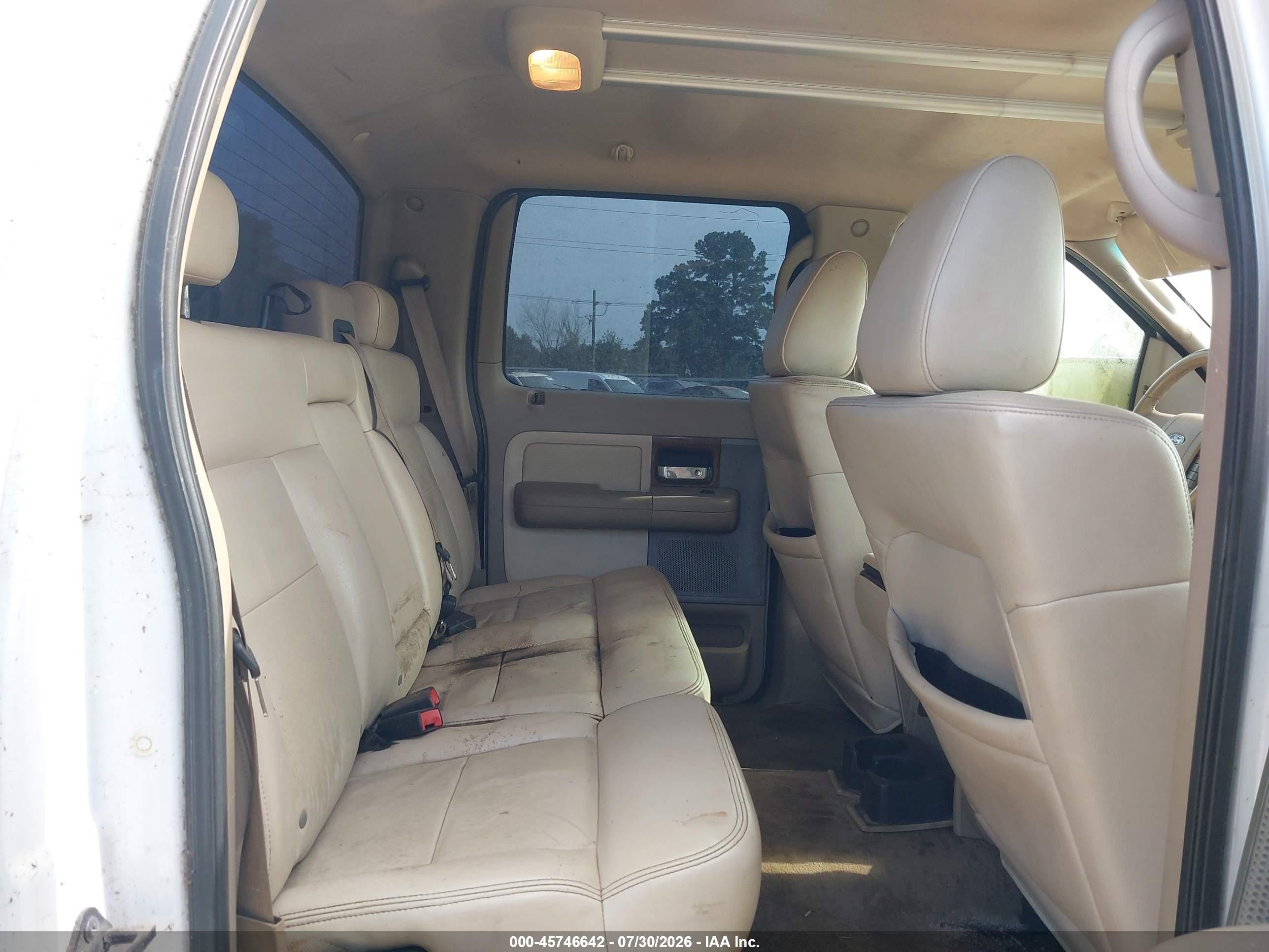 2004 Ford F-150 Lariat/xlt White vin: 1FTPW12594KD37742