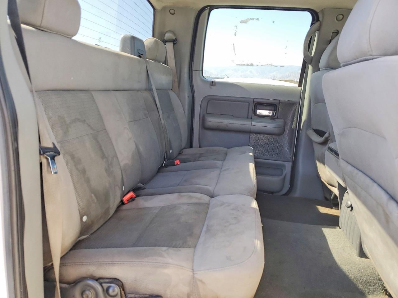 2005 Ford F150 Supercrew White vin: 1FTPW12595FA55319