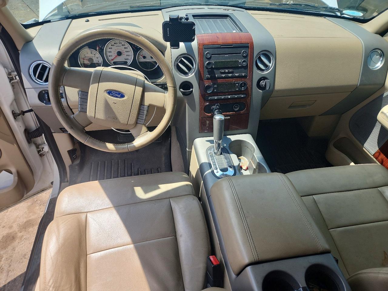2006 Ford F150 Supercrew White vin: 1FTPW12V06FB73342