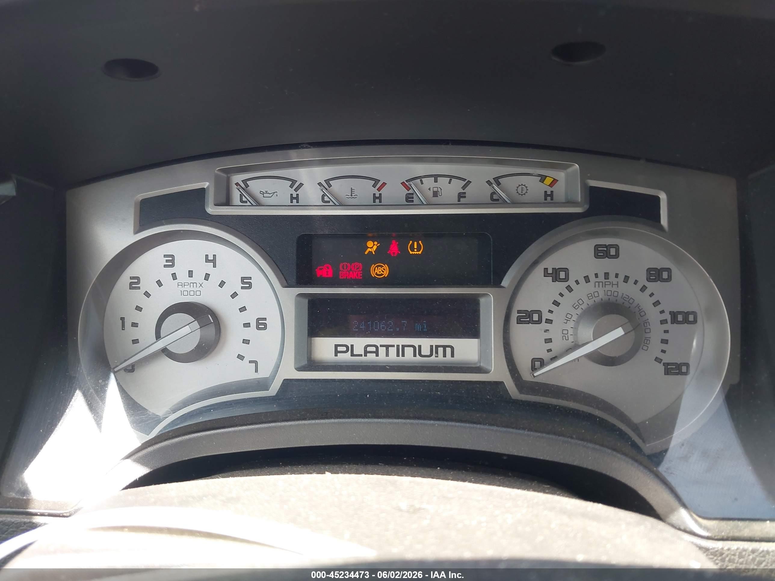 2009 Ford F-150 Platinum Maroon vin: 1FTPW12V09FA40682