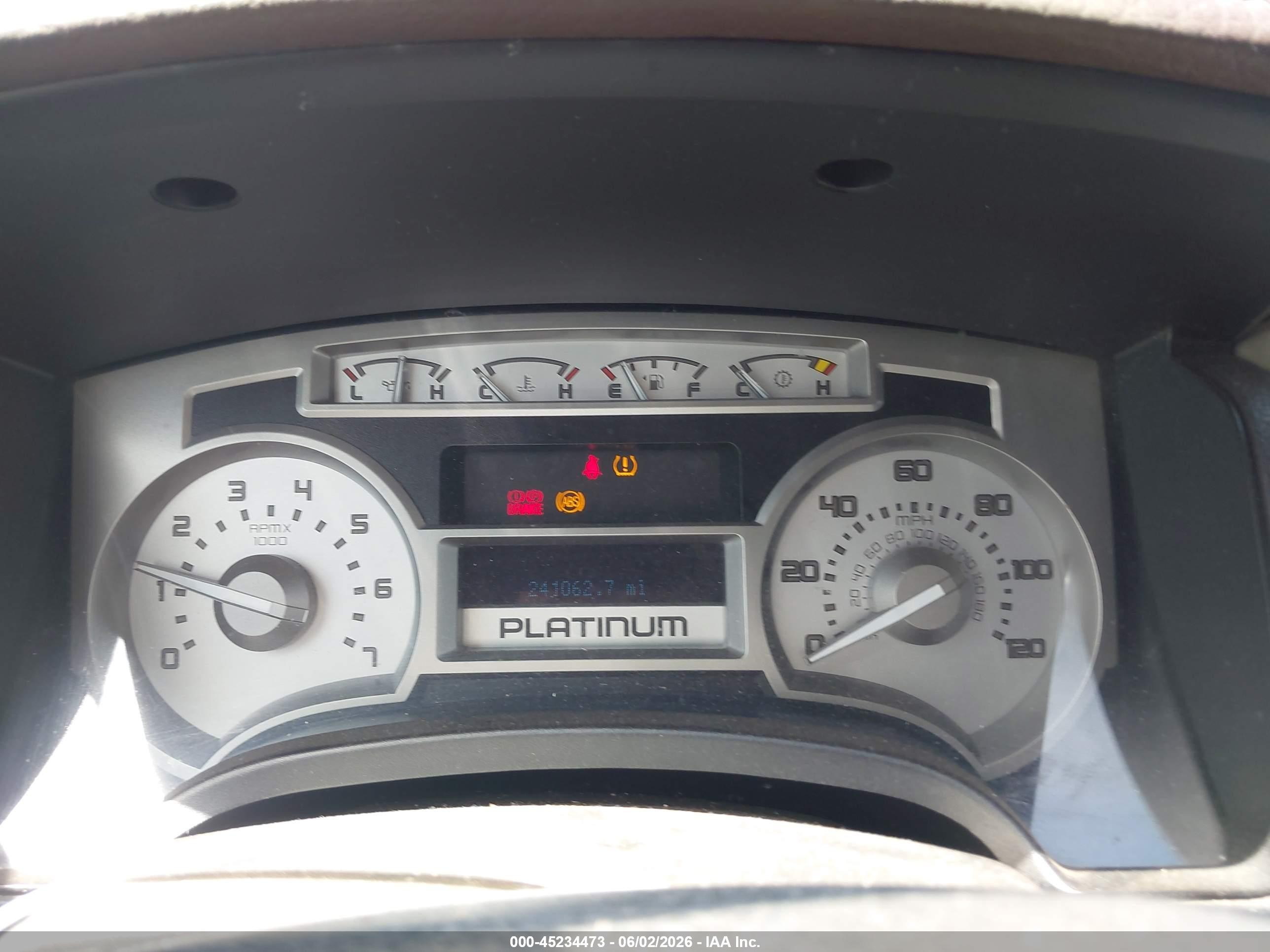 2009 Ford F-150 Platinum Maroon vin: 1FTPW12V09FA40682