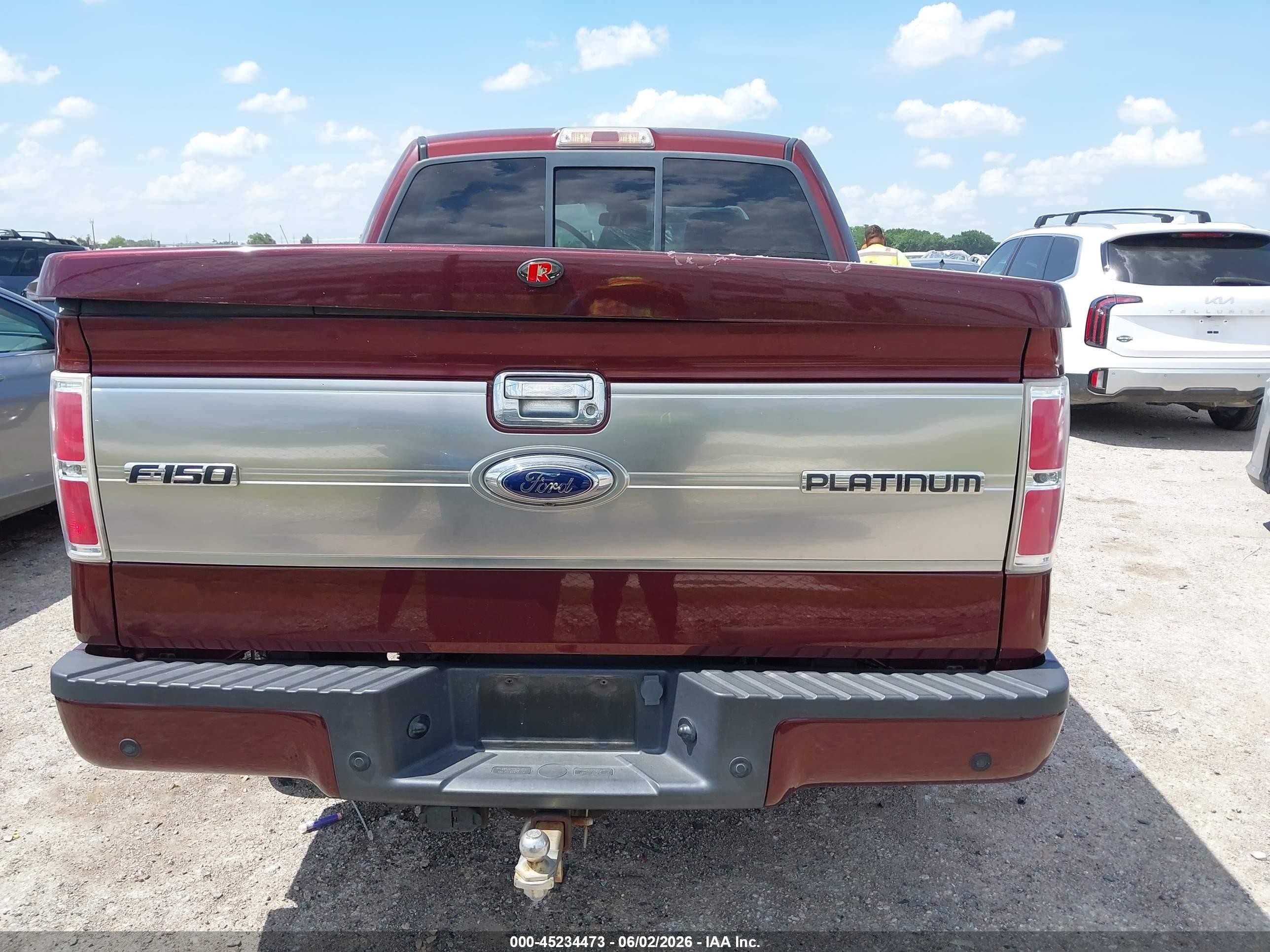 2009 Ford F-150 Platinum Maroon vin: 1FTPW12V09FA40682