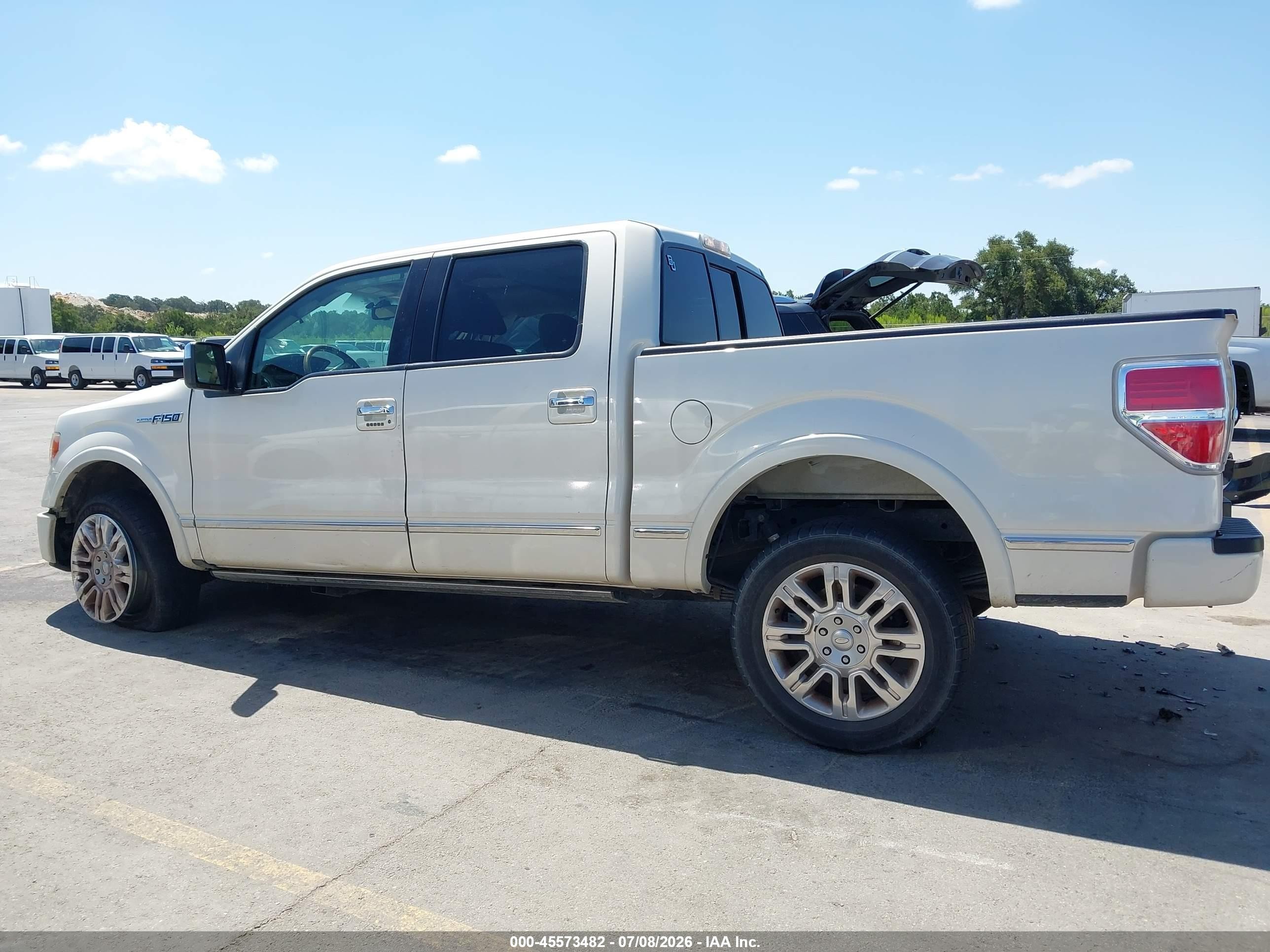 2009 Ford F-150 King Ranch/lariat/platinum/xl/xlt White vin: 1FTPW12V09FA61306