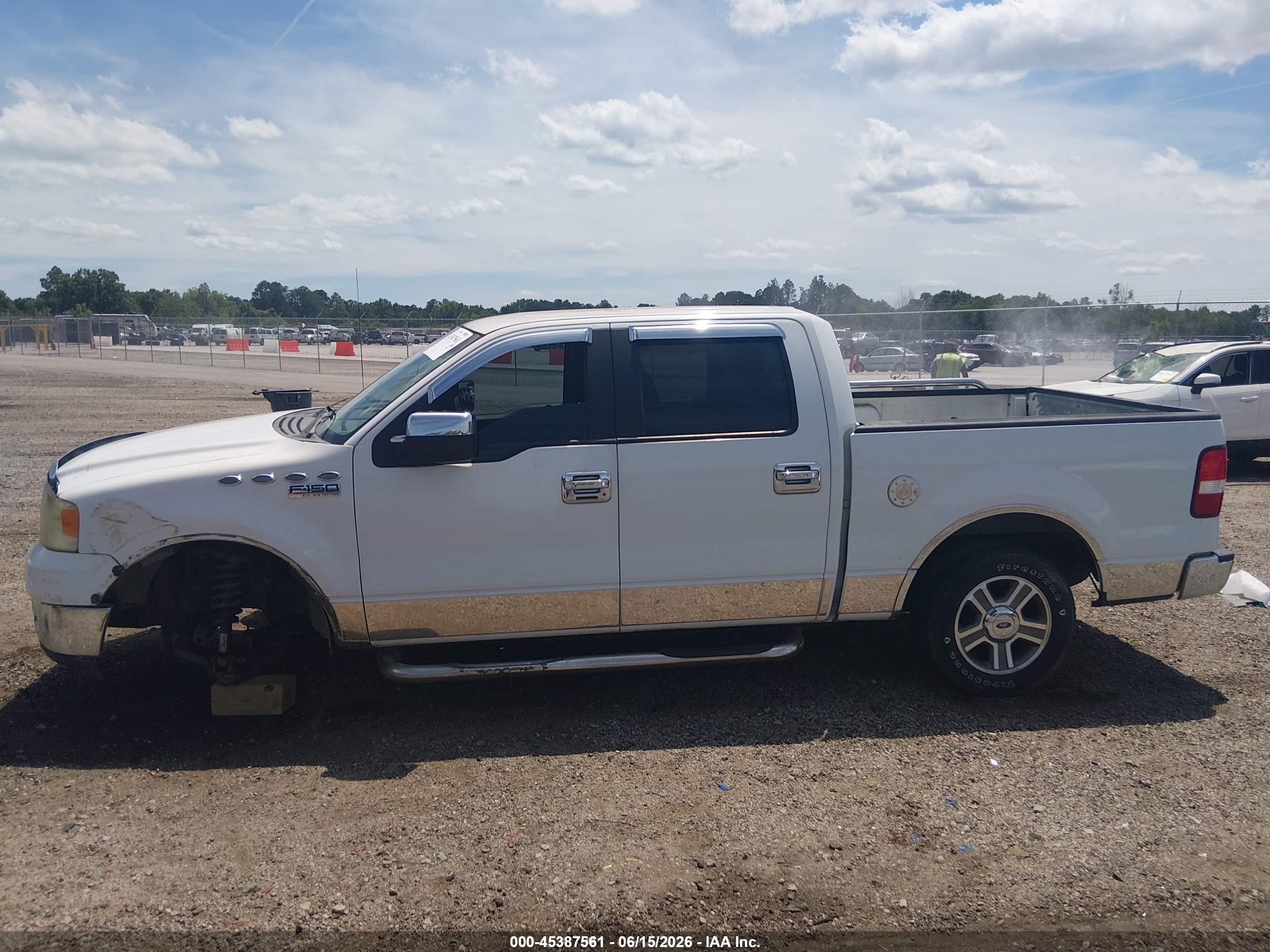 2006 Ford F-150 Lariat/xlt White vin: 1FTPW12V16KC55717