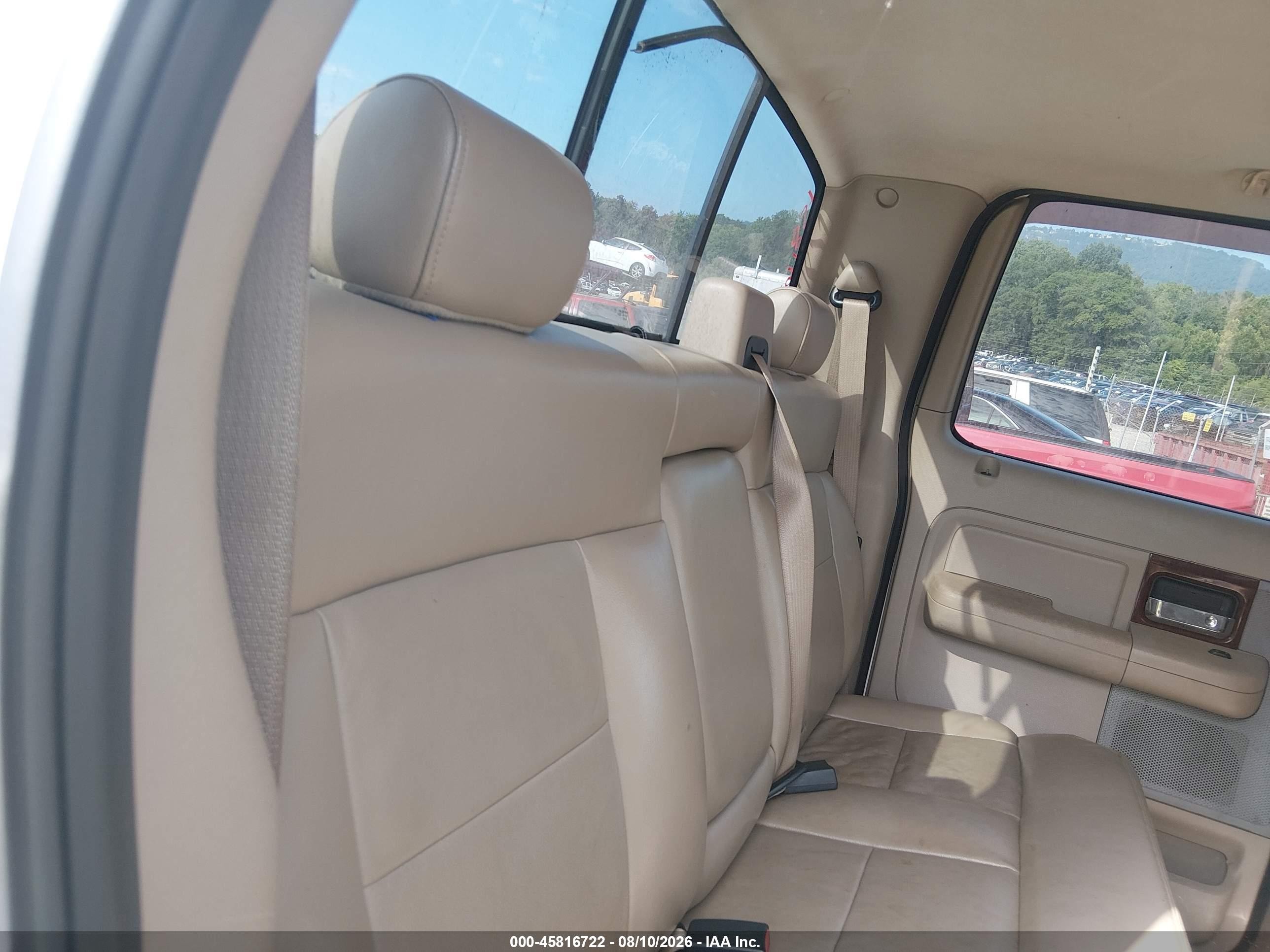 2007 Ford F-150 Lariat/xlt White vin: 1FTPW12V17FA52627