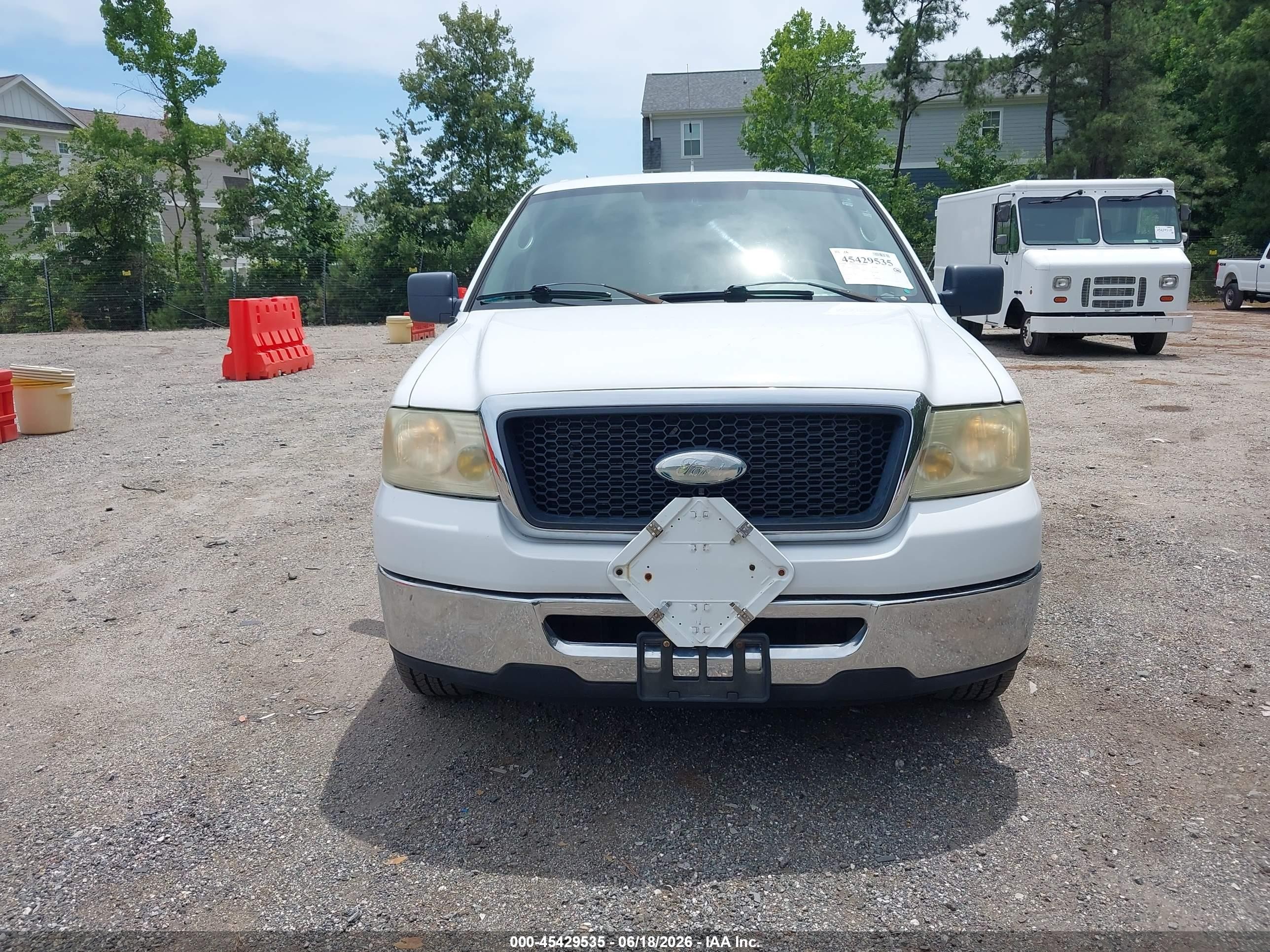 2008 Ford F-150   White vin: 1FTPW12V58FB54675