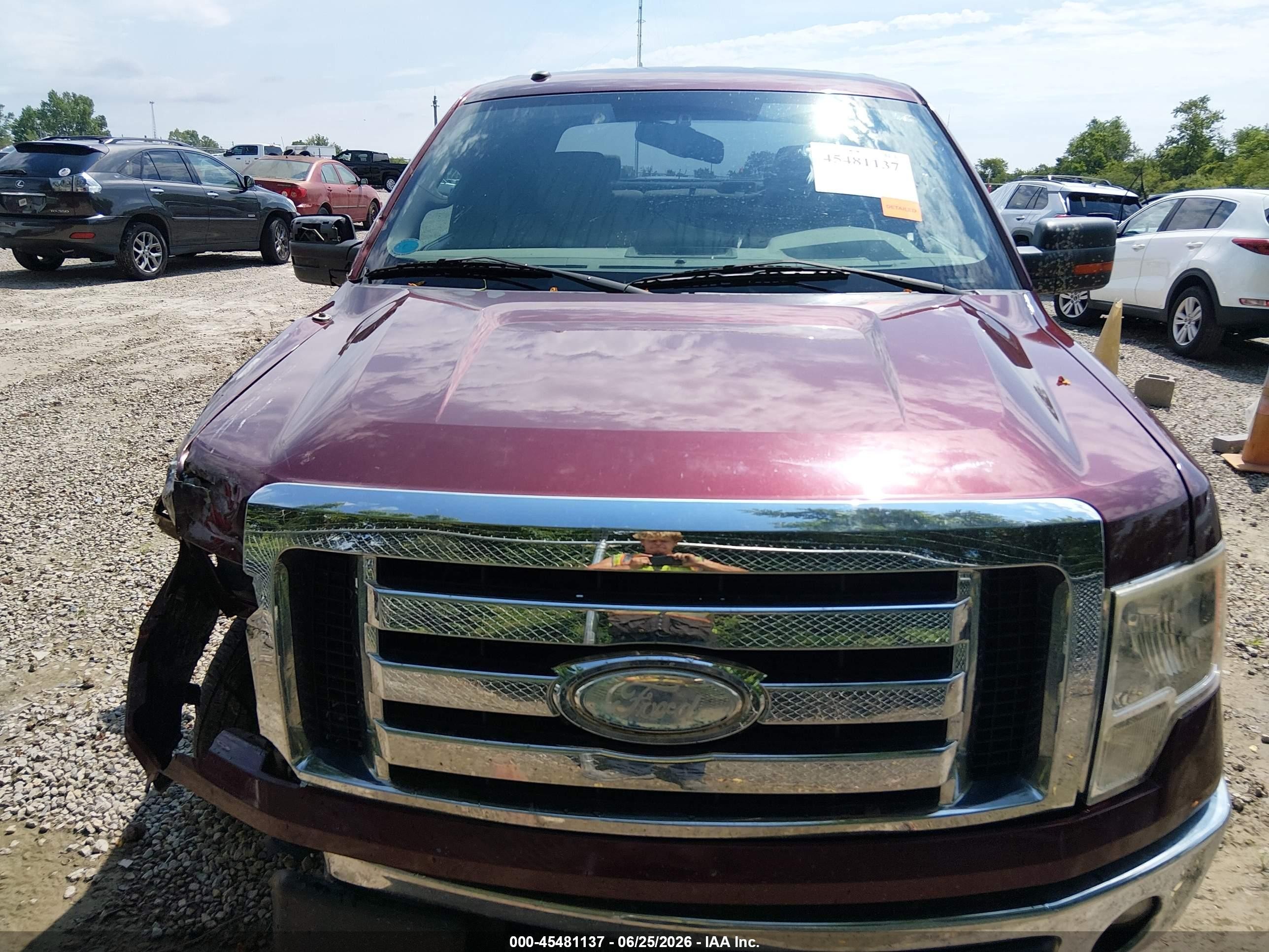 2009 Ford F-150 Xlt Red vin: 1FTPW12V59FB05851