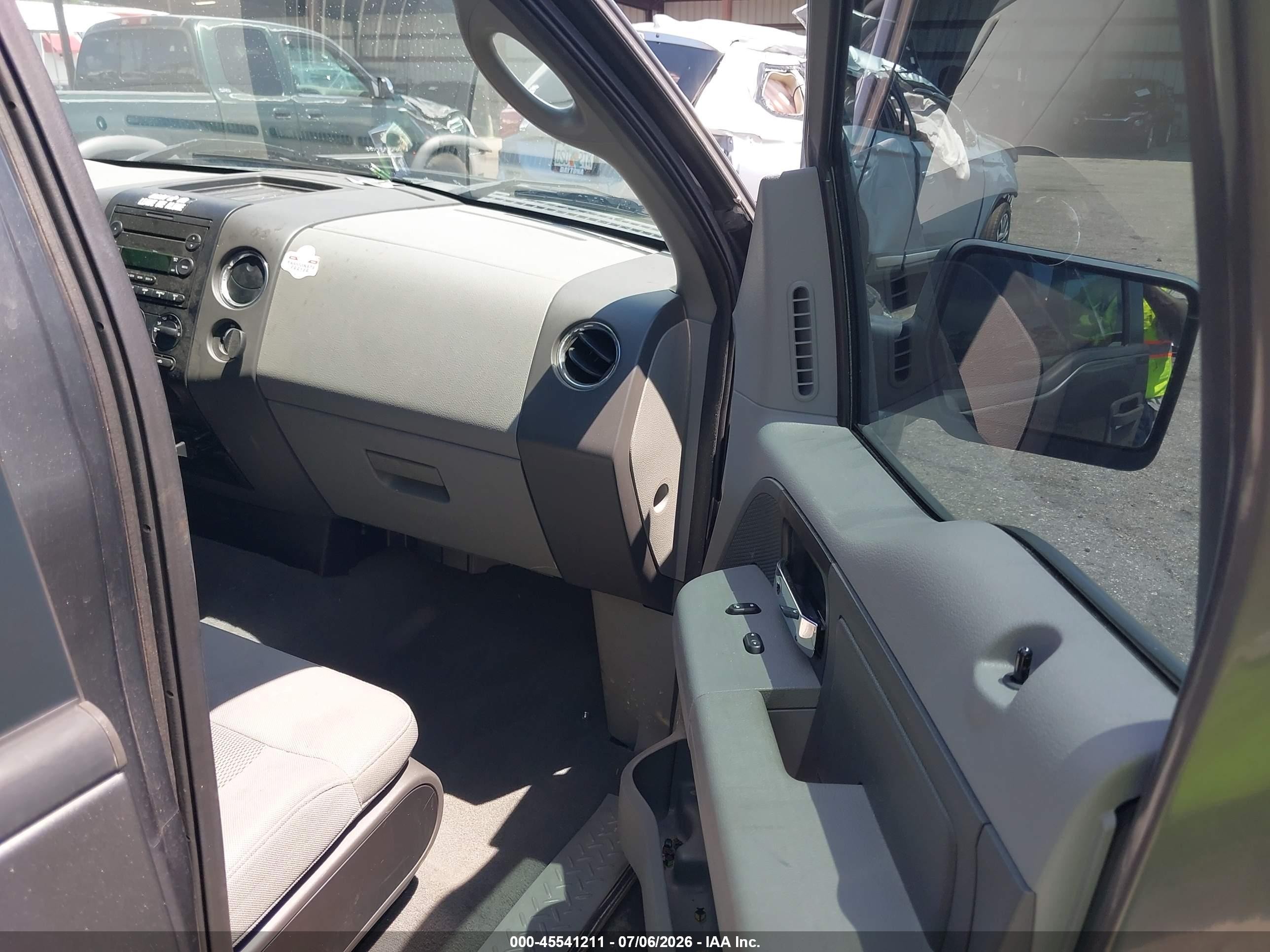 2006 Ford F-150 Lariat/xlt White vin: 1FTPW12VX6FB23354