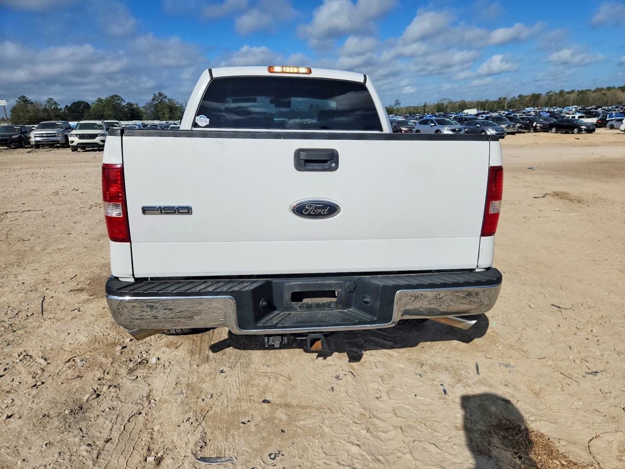 2005 Ford F150 Supercrew White vin: 1FTPW14505KE77726
