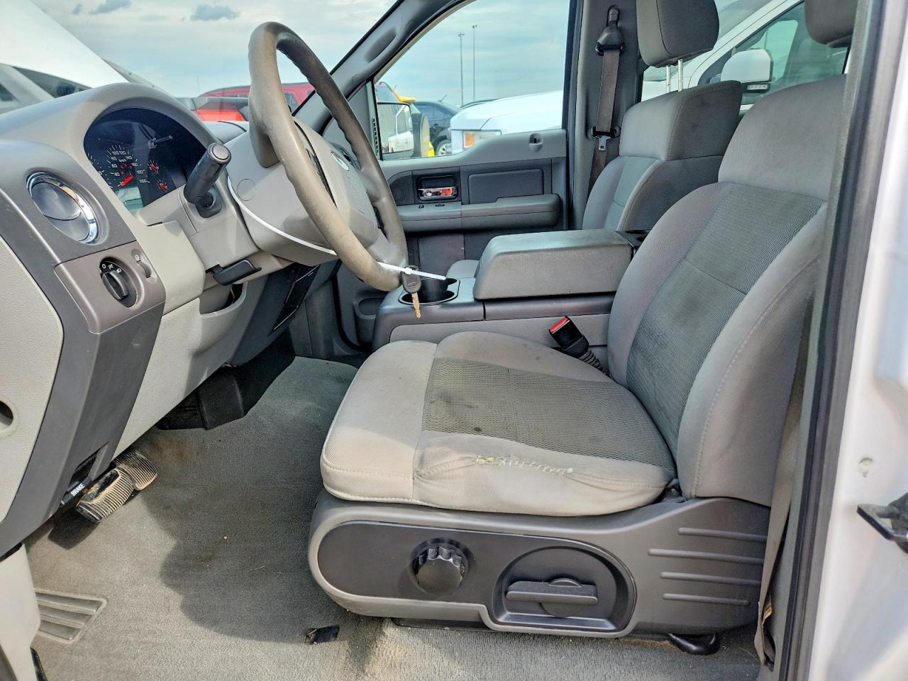 2005 Ford F150 Supercrew White vin: 1FTPW14515KE60367