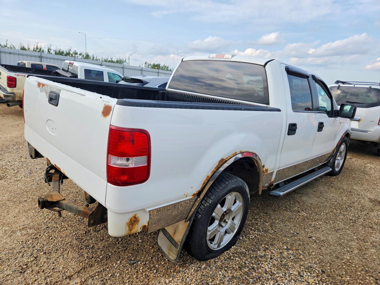 2005 Ford F150 Supercrew White vin: 1FTPW14515KE60367