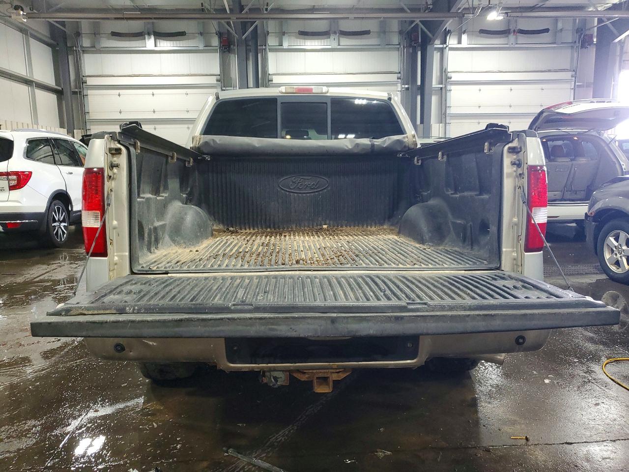 2006 Ford F150 Supercrew Beige vin: 1FTPW14516FA55927