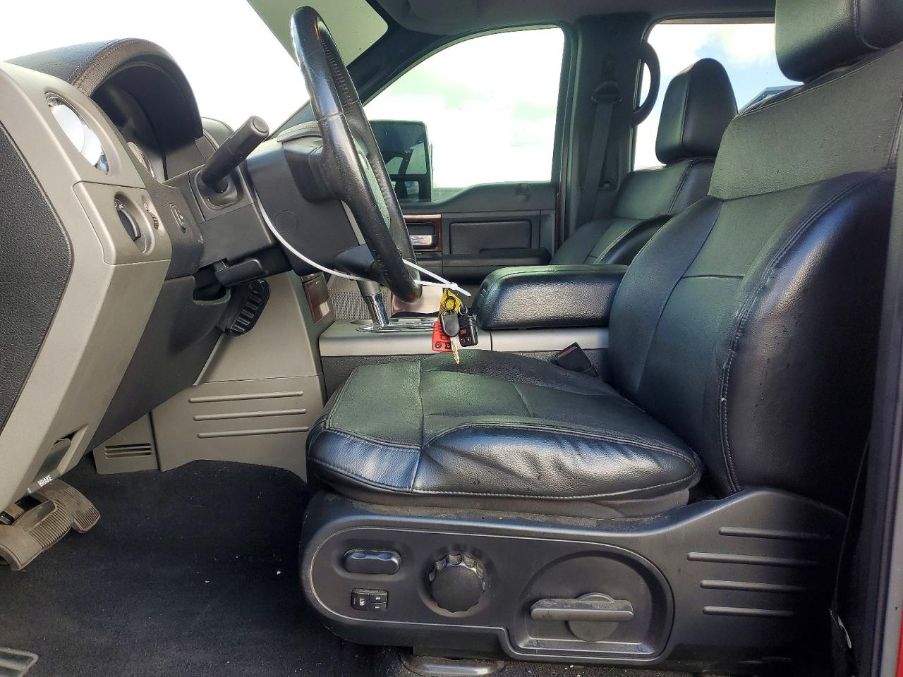 2007 Ford F150 Supercrew Red vin: 1FTPW14517FA76522