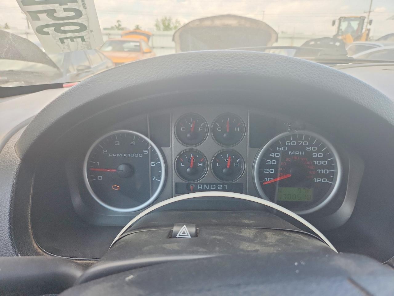 2005 Ford F-150 Red vin: 1FTPW14525KF06319