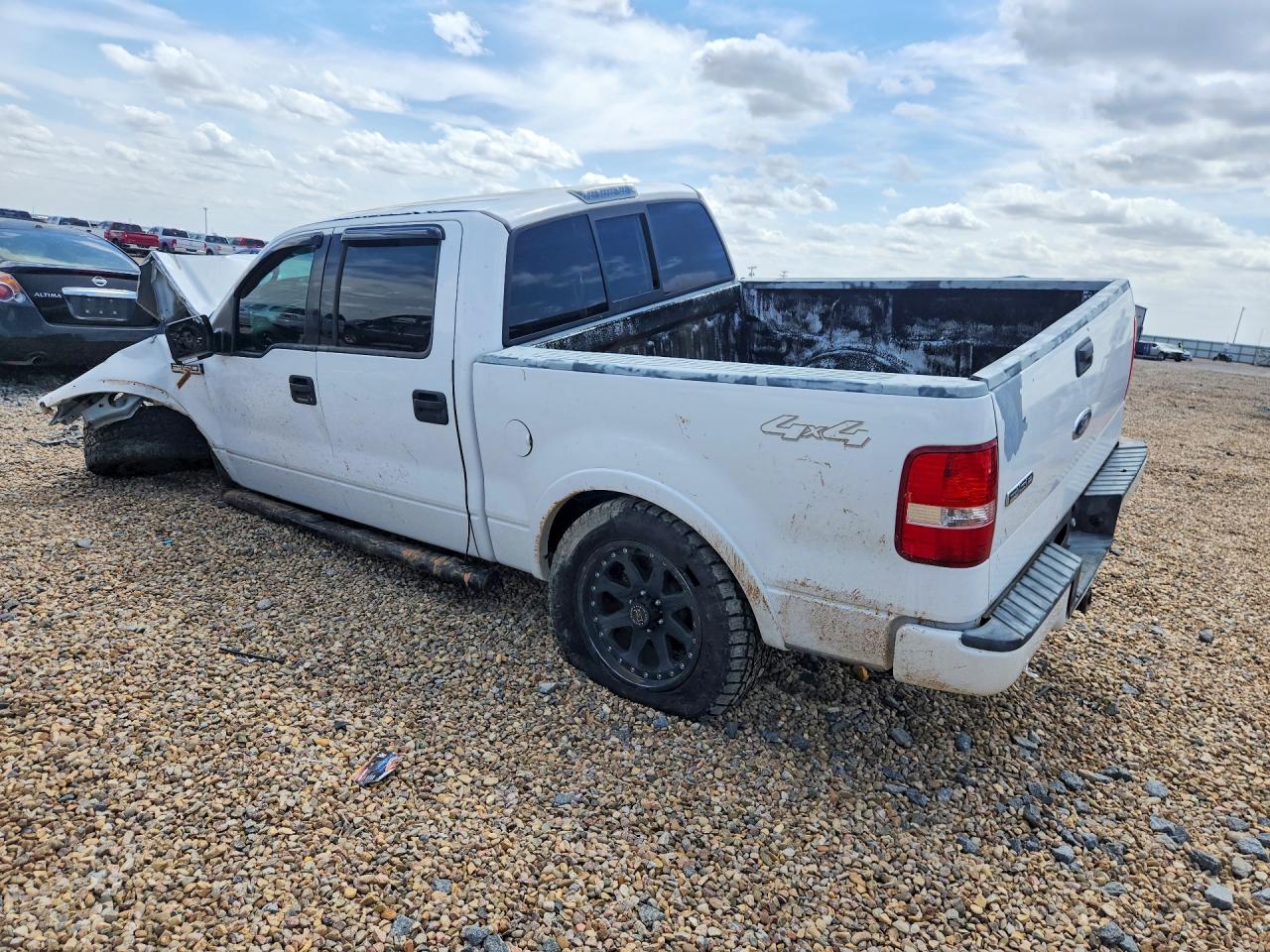 2004 Ford F150 Supercrew White vin: 1FTPW14534KC32790