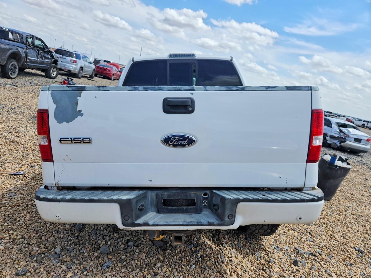 2004 Ford F150 Supercrew White vin: 1FTPW14534KC32790