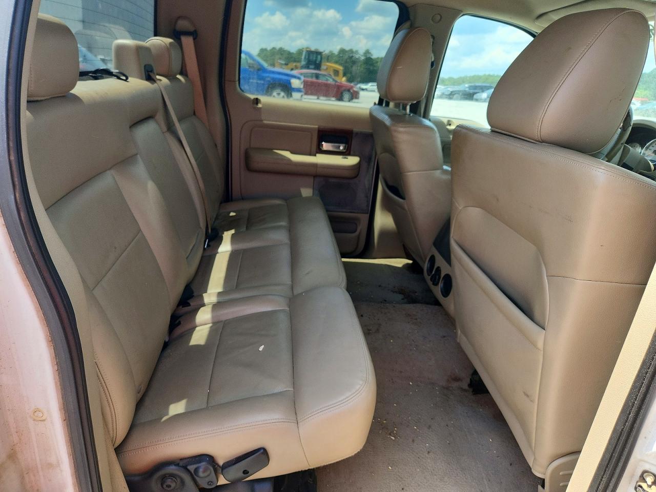 2005 Ford F150 Supercrew White vin: 1FTPW14535KE28665