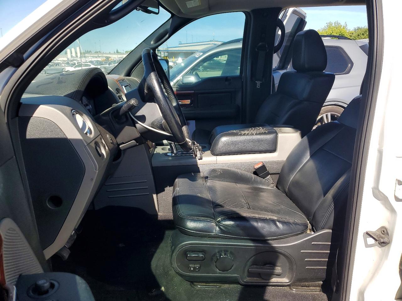 2006 Ford F150 Supercrew White vin: 1FTPW14536FA88802