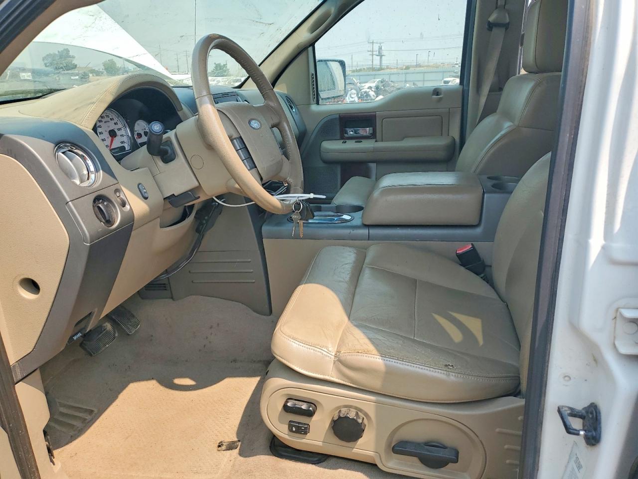 2005 Ford F150 Supercrew White vin: 1FTPW14545KC55559