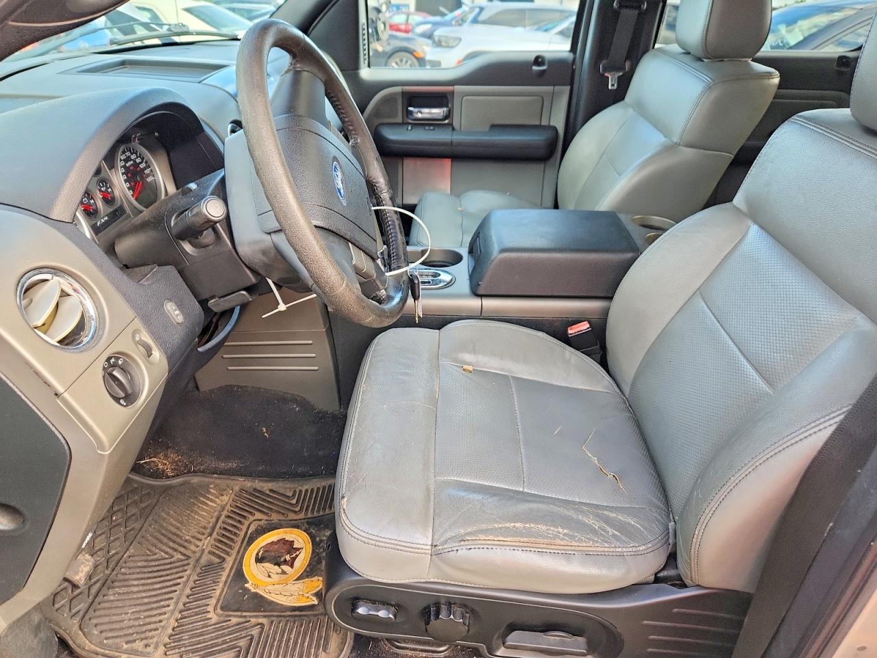 2005 Ford F-150 Styleside Silver vin: 1FTPW14555KD36876