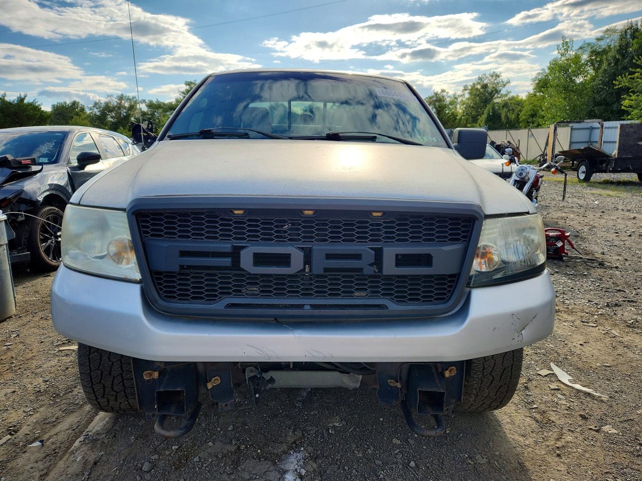 2005 Ford F-150 Styleside Silver vin: 1FTPW14555KD36876