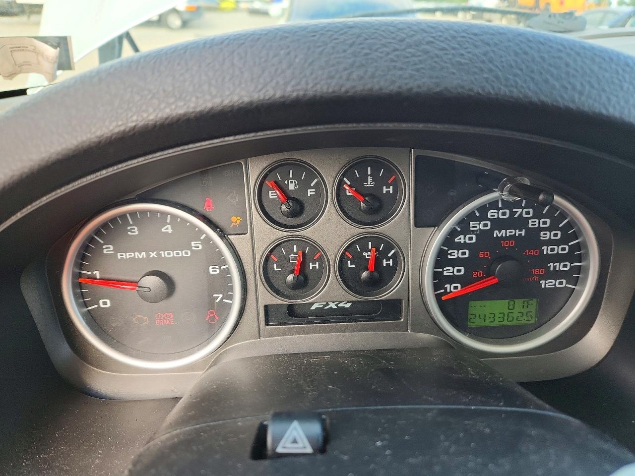 2005 Ford F-150 Styleside Silver vin: 1FTPW14555KD36876