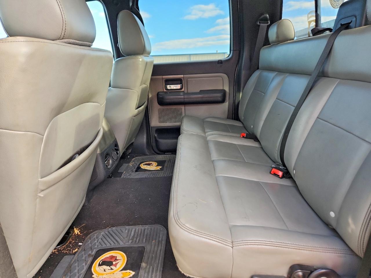 2005 Ford F-150 Styleside Silver vin: 1FTPW14555KD36876