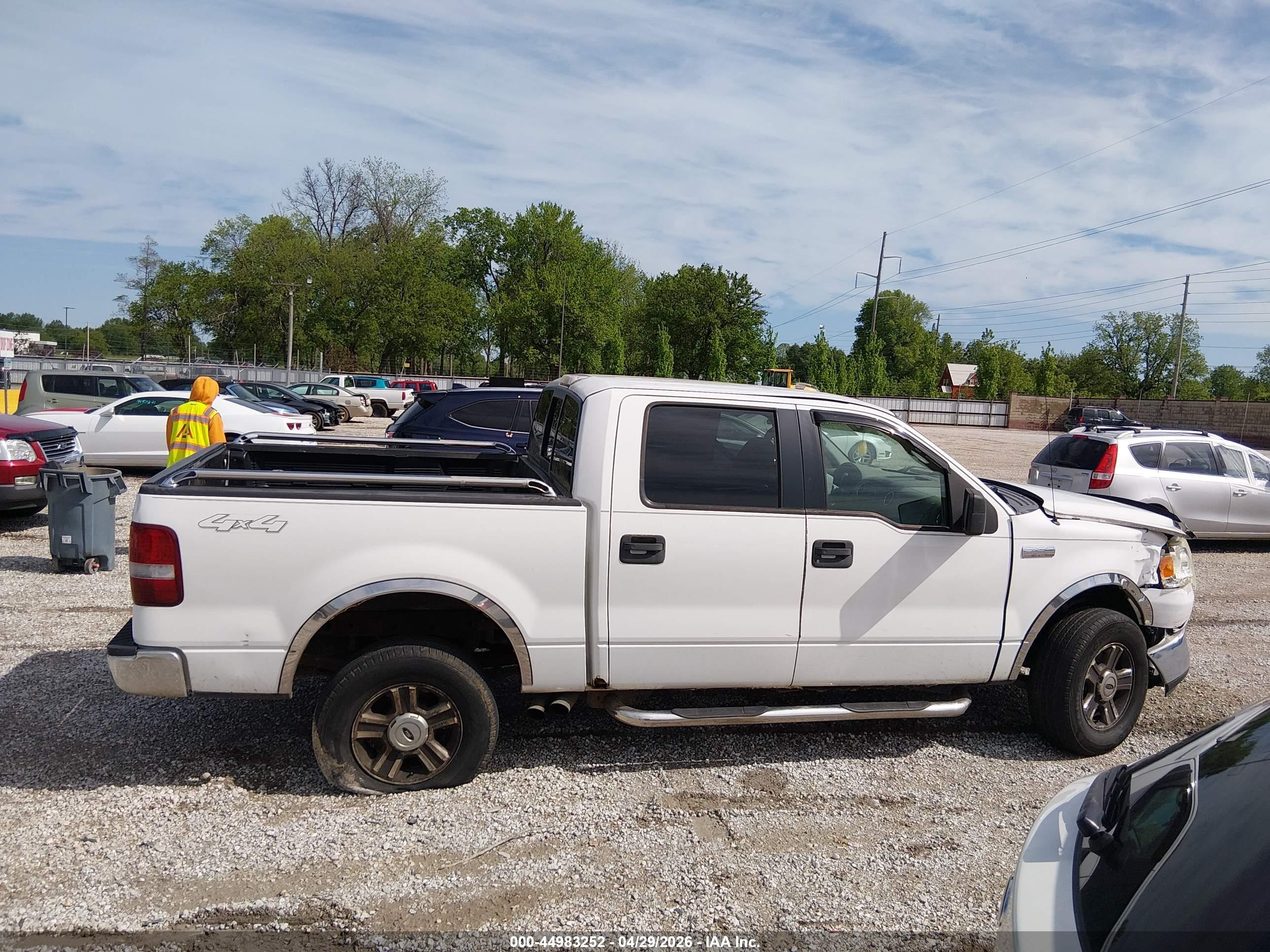 2005 Ford F-150   White vin: 1FTPW14555KE92190